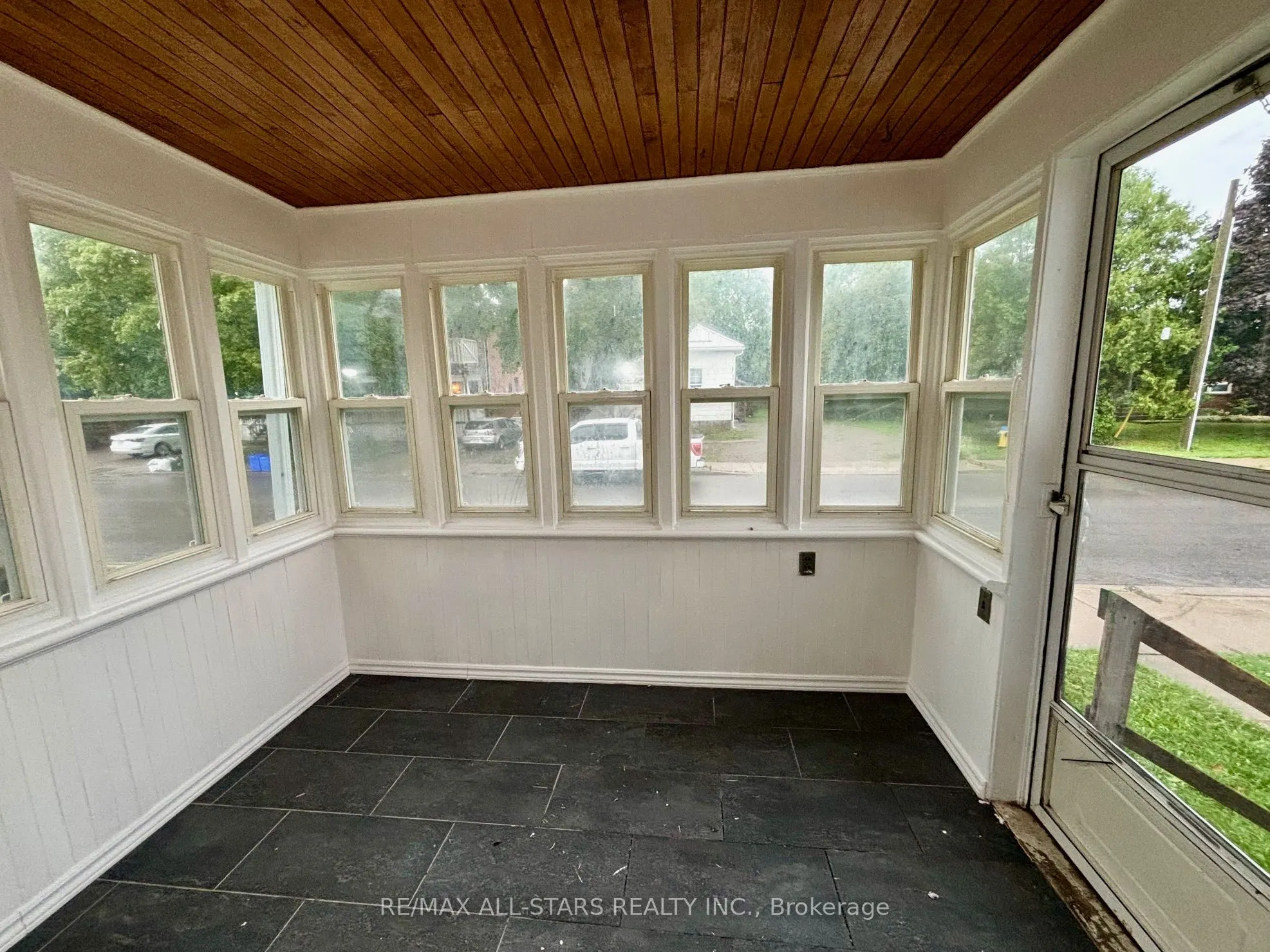 81 Durham Street W