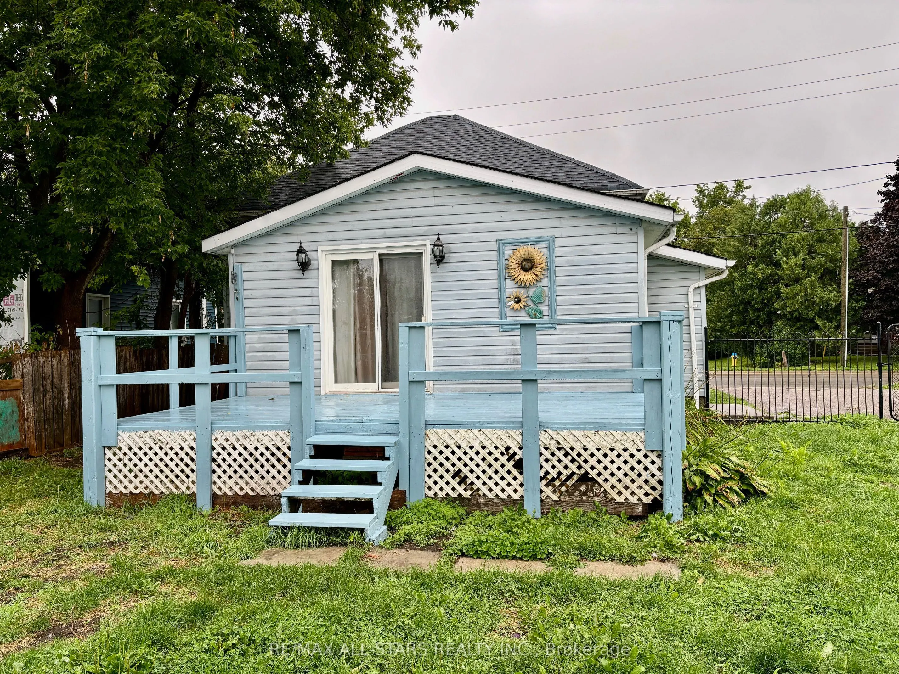 81 Durham Street W