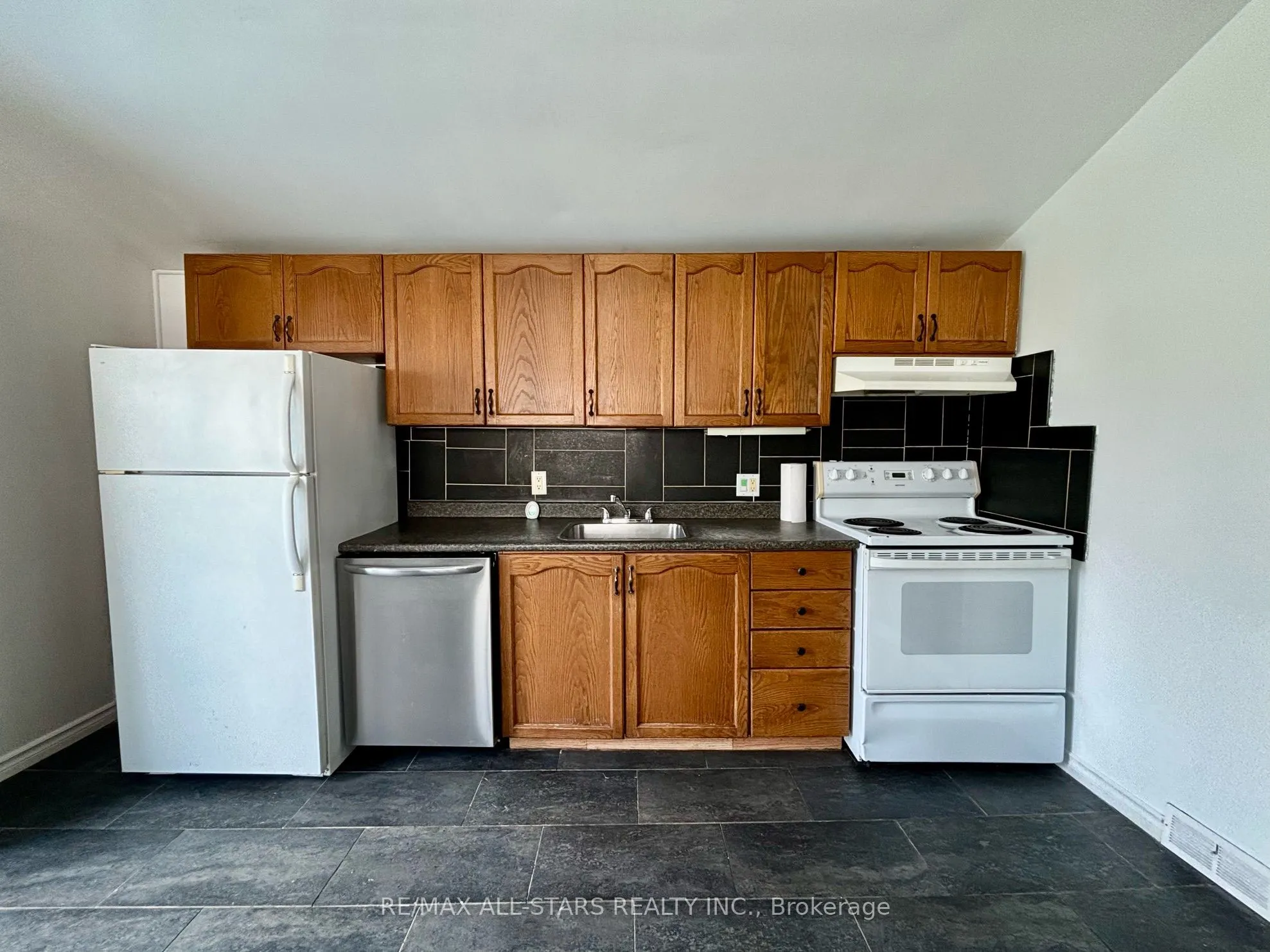 81 Durham Street W