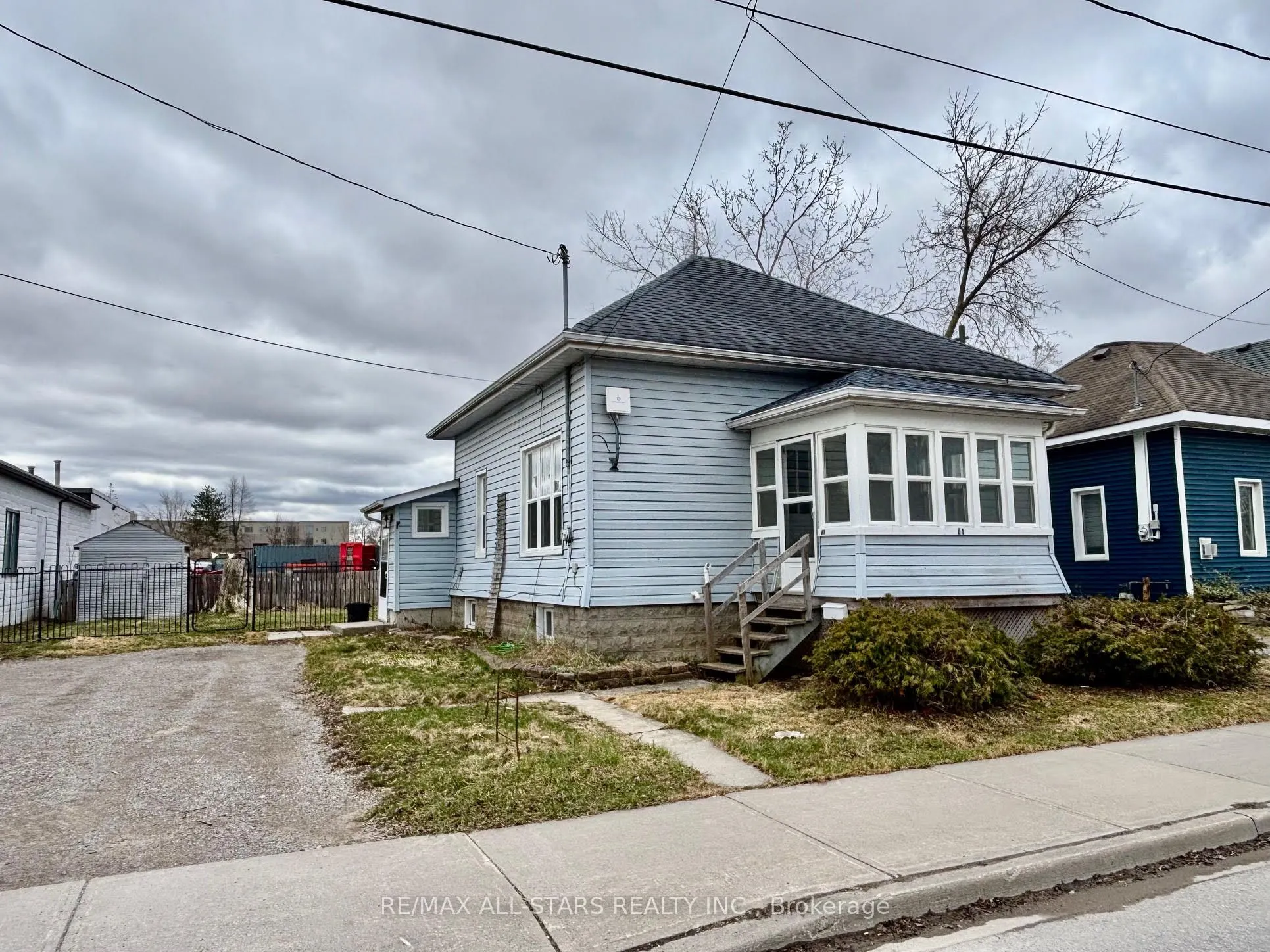 81 Durham Street W