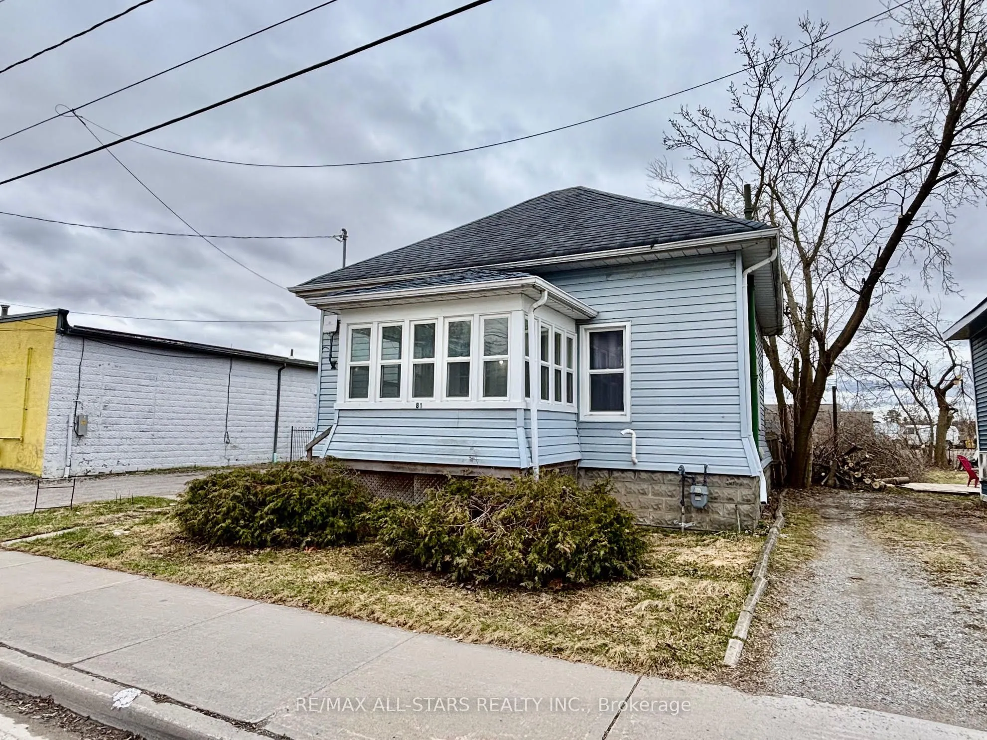 81 Durham Street W