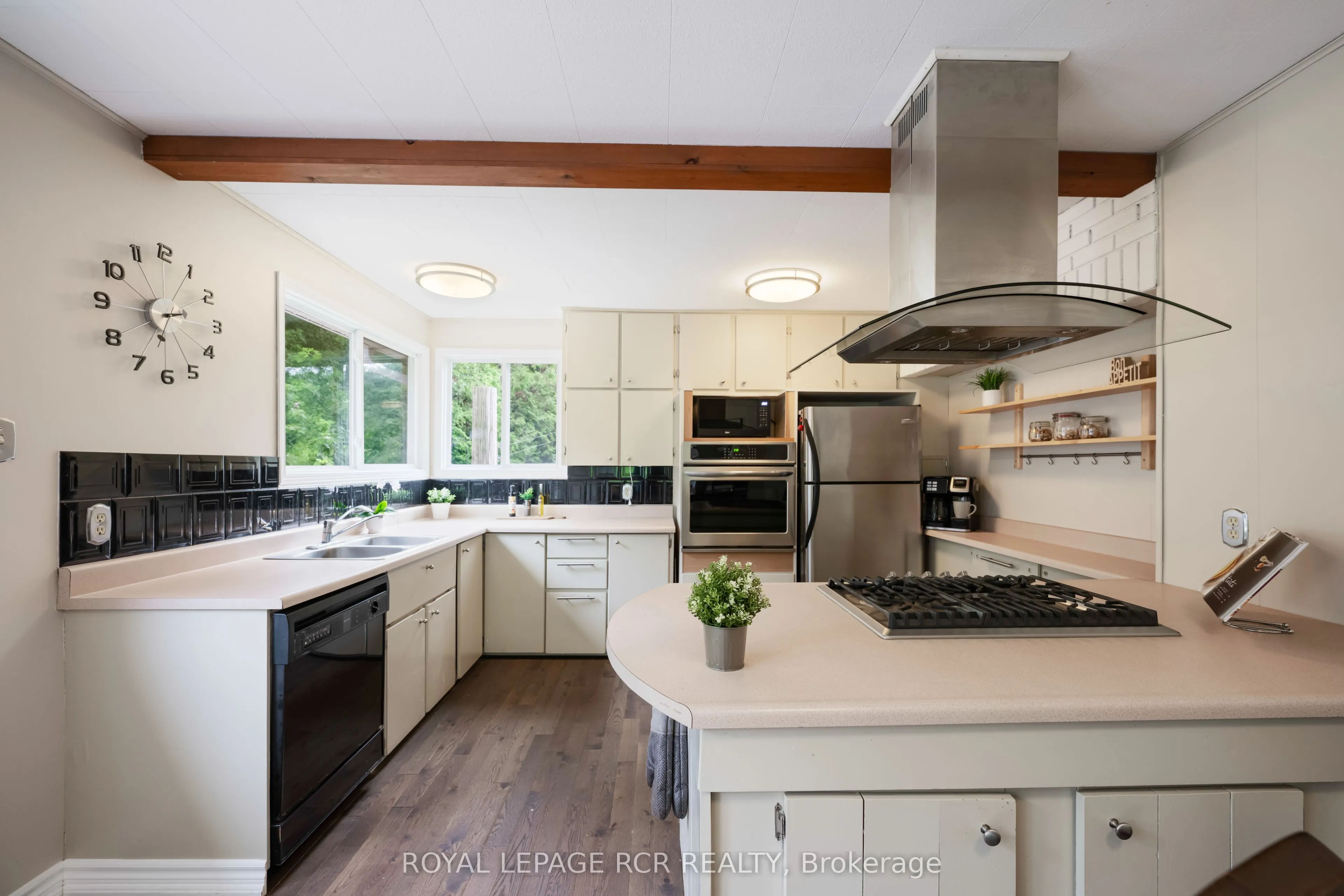 308118 Hockley Road