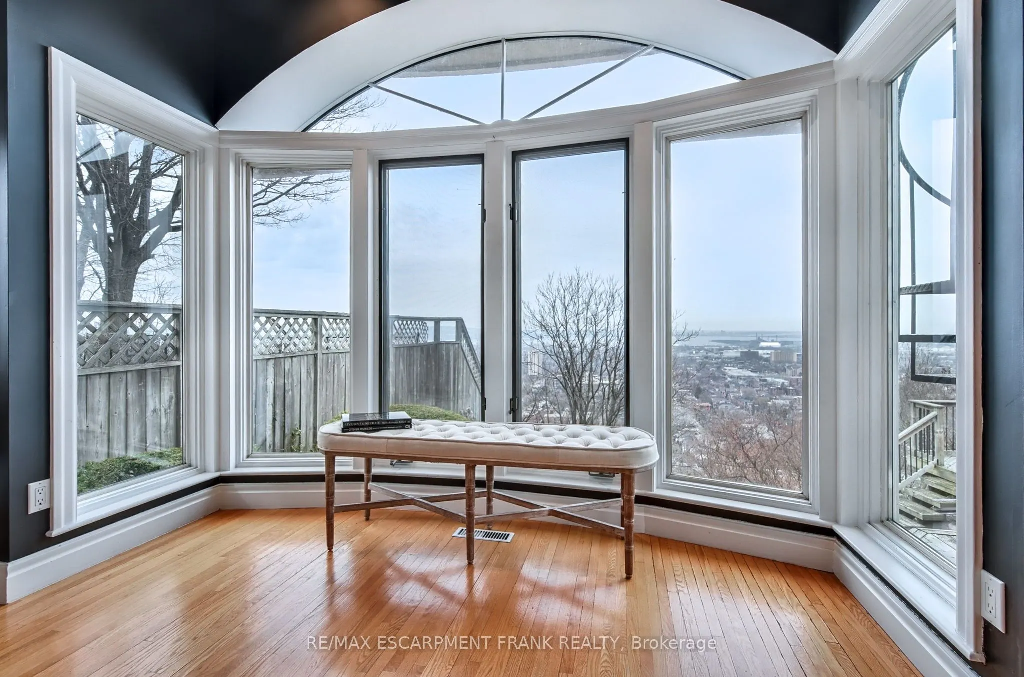 91 MOUNTAIN PARK Avenue
