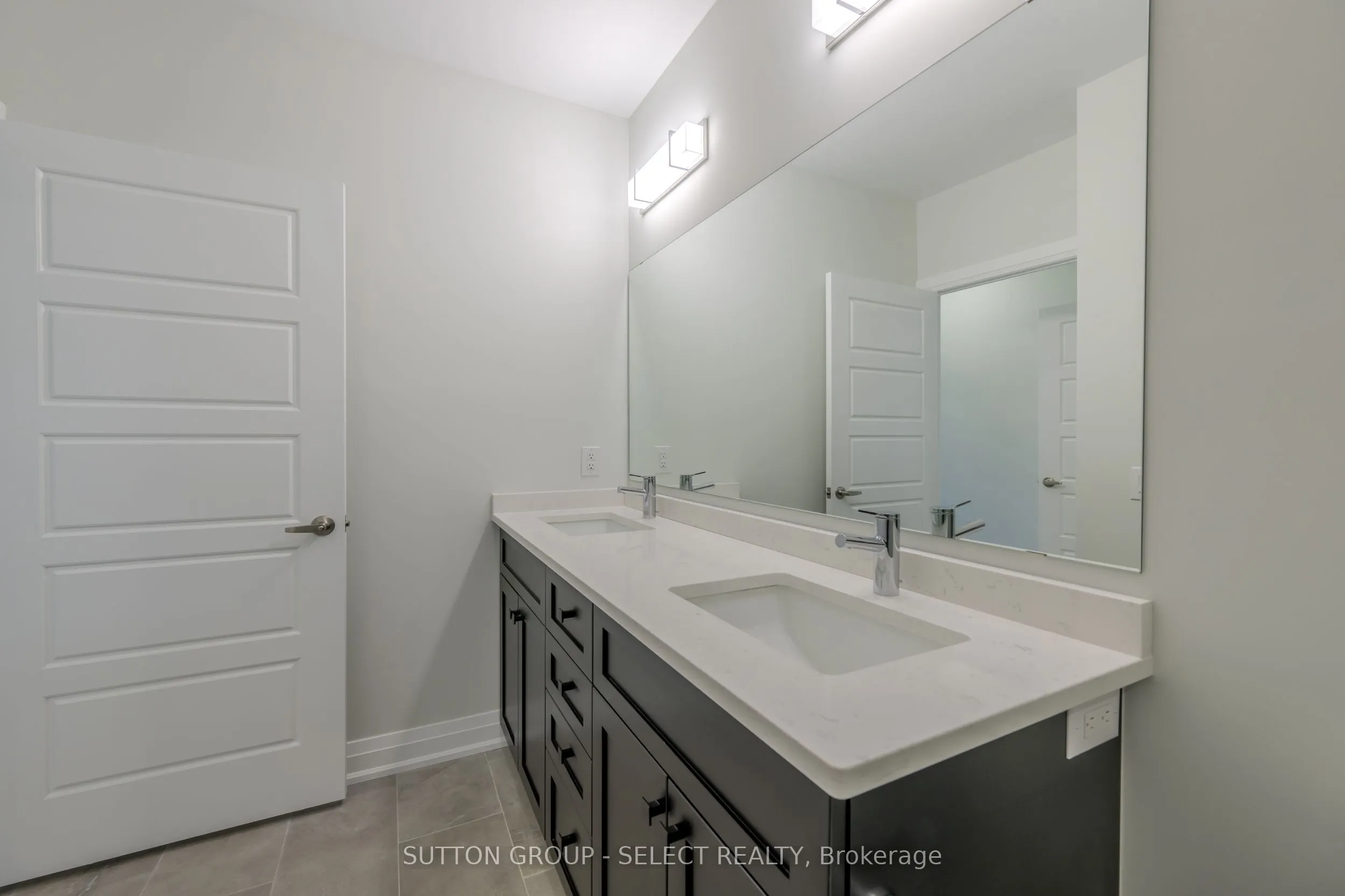 1975 Fountain Grass Drive, #207