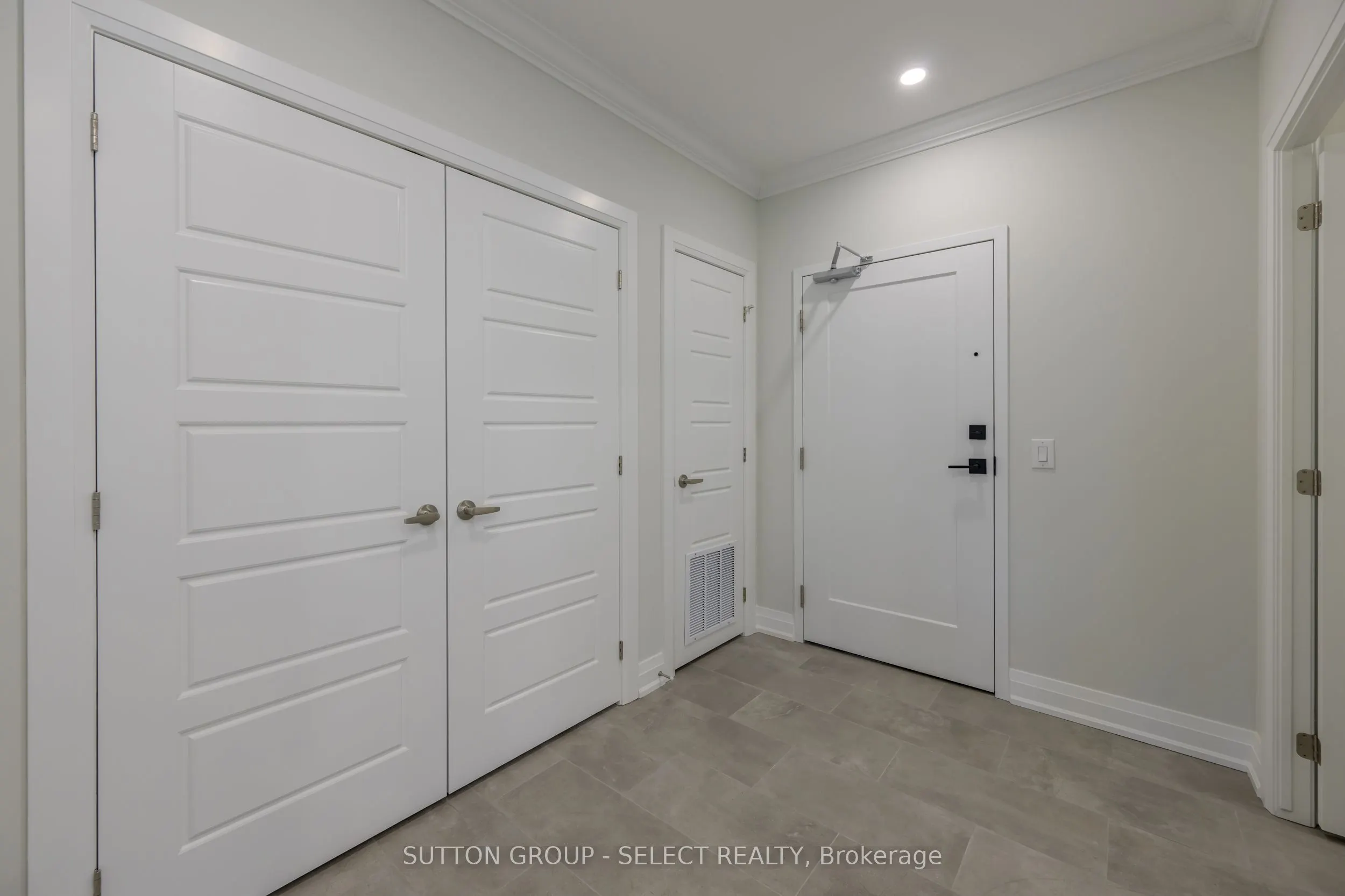 1975 Fountain Grass Drive, #207