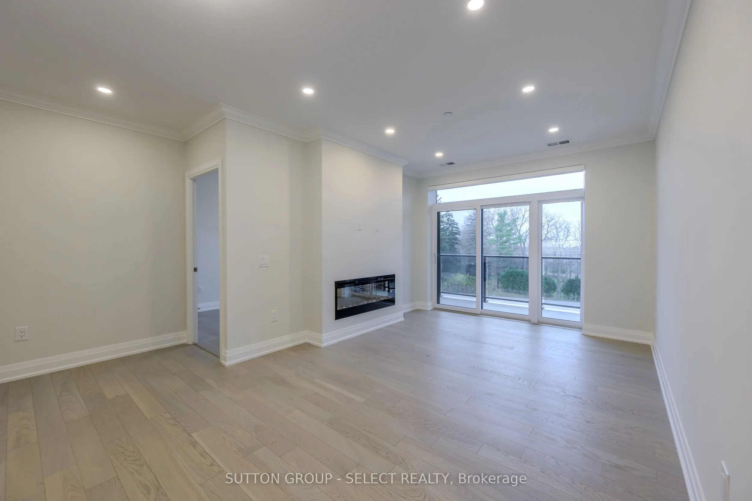 1975 Fountain Grass Drive, #207