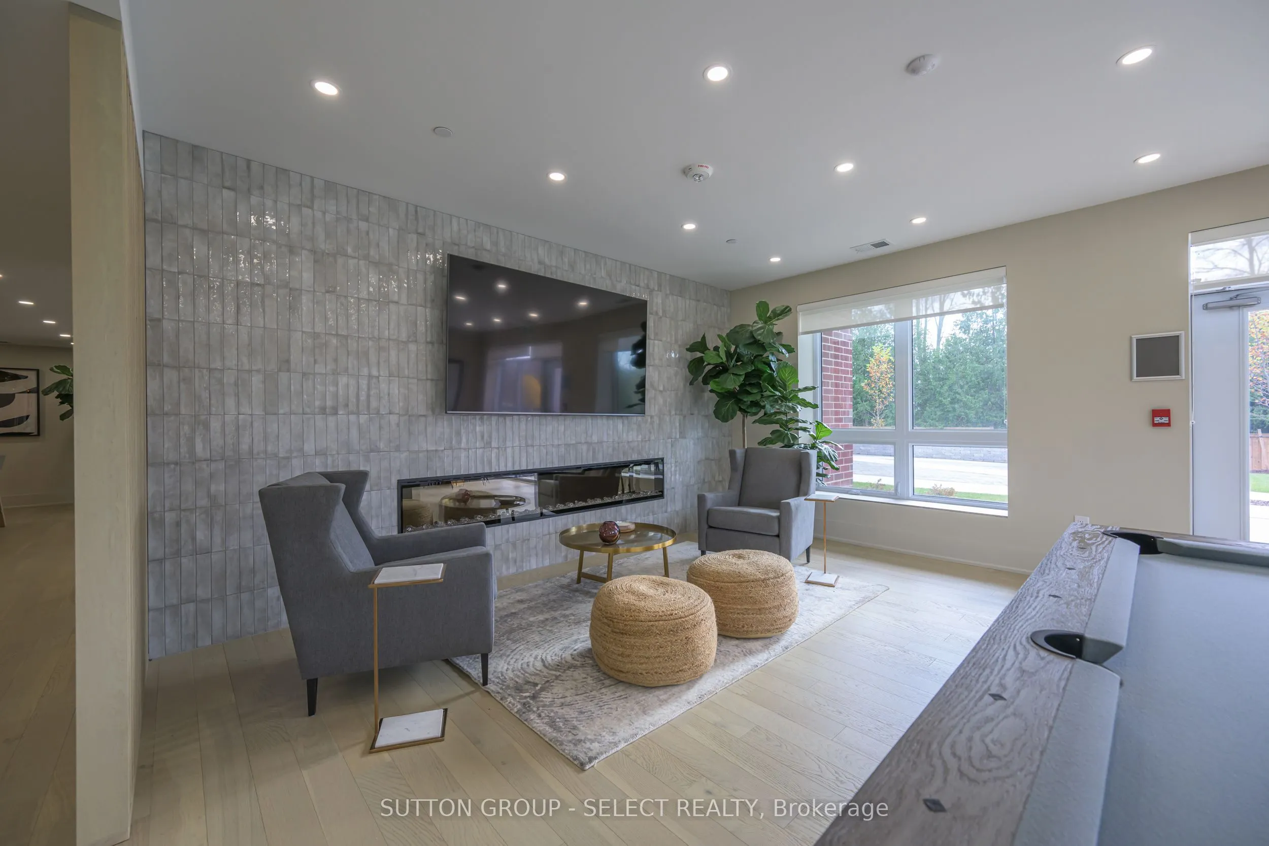 1975 Fountain Grass Drive, #207