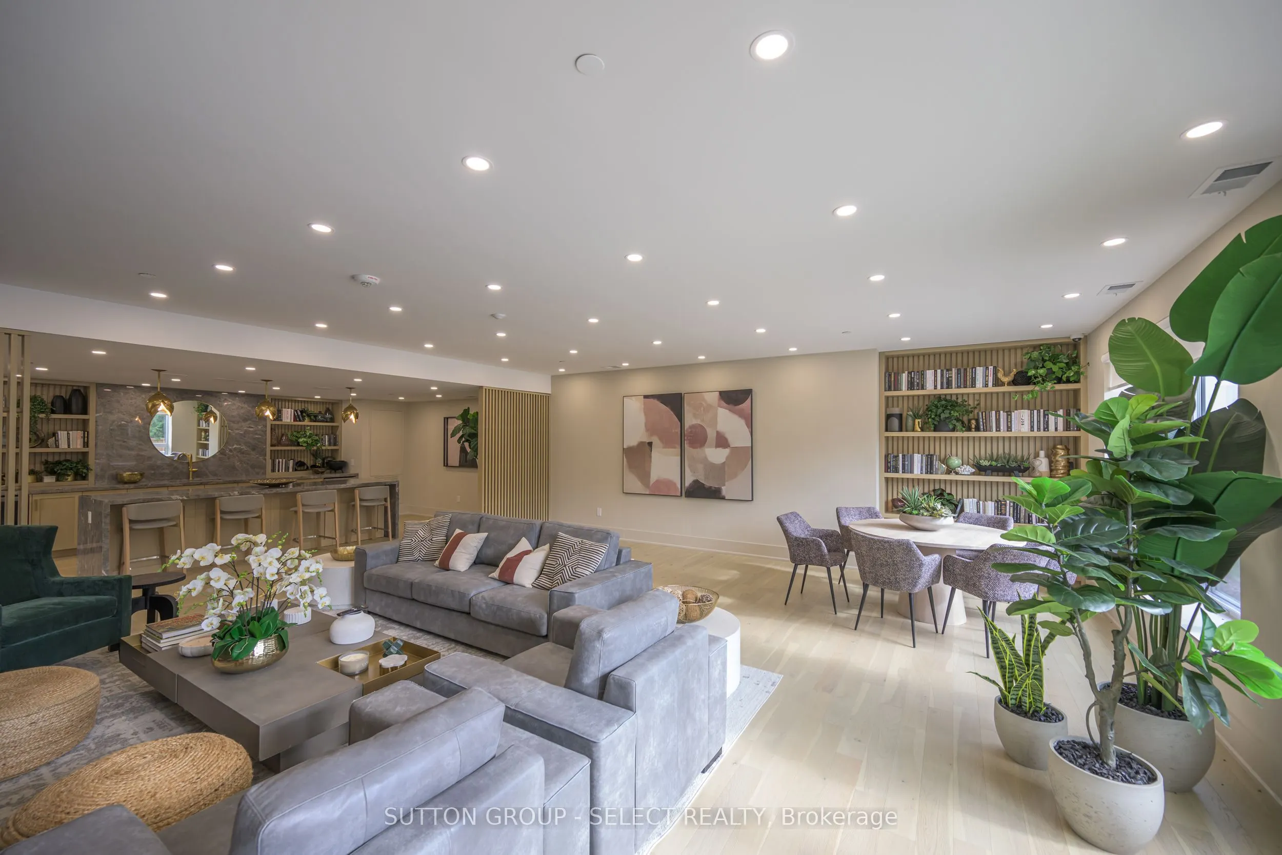 1975 Fountain Grass Drive, #207