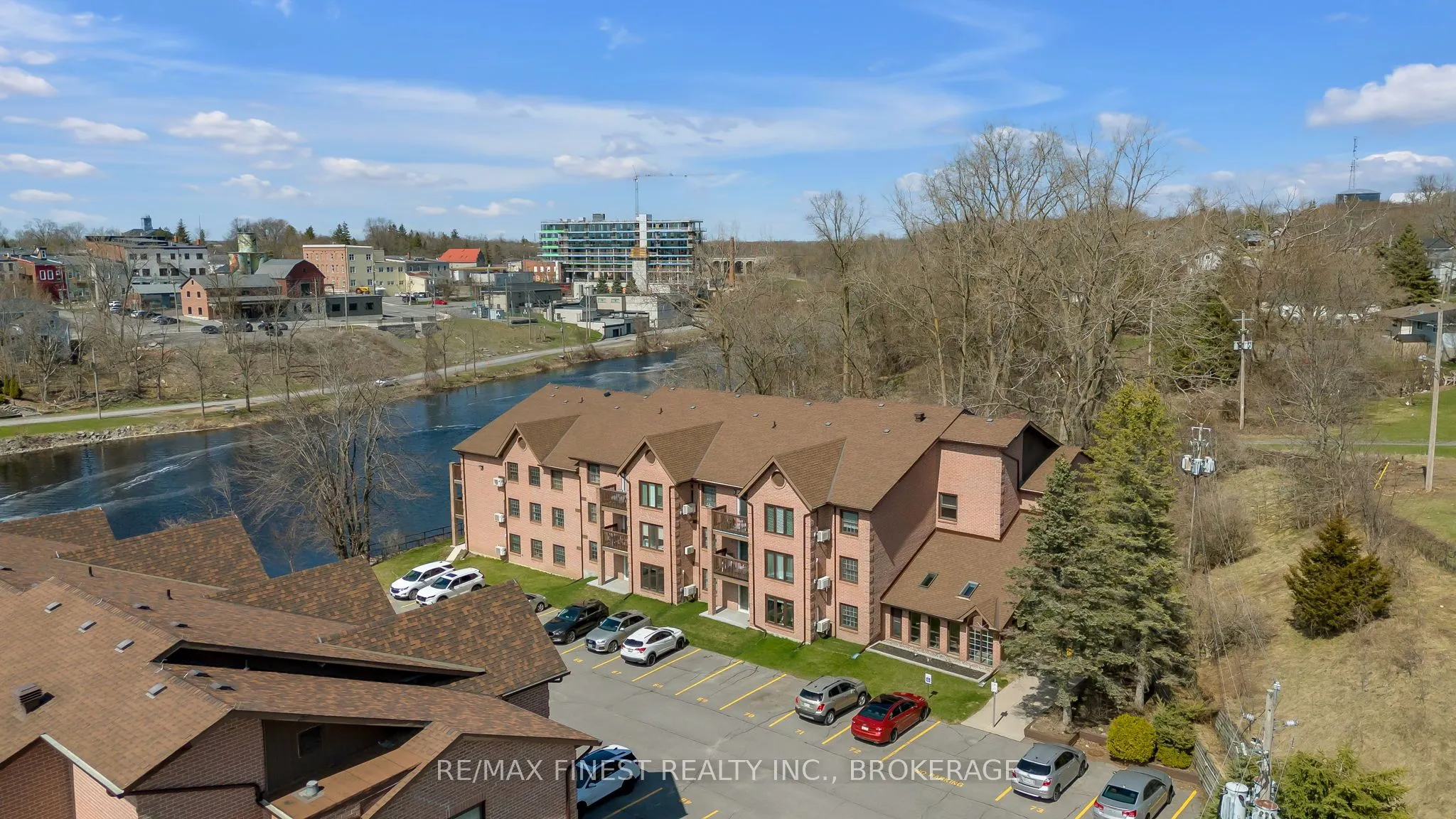 11 Centre Street S, #205