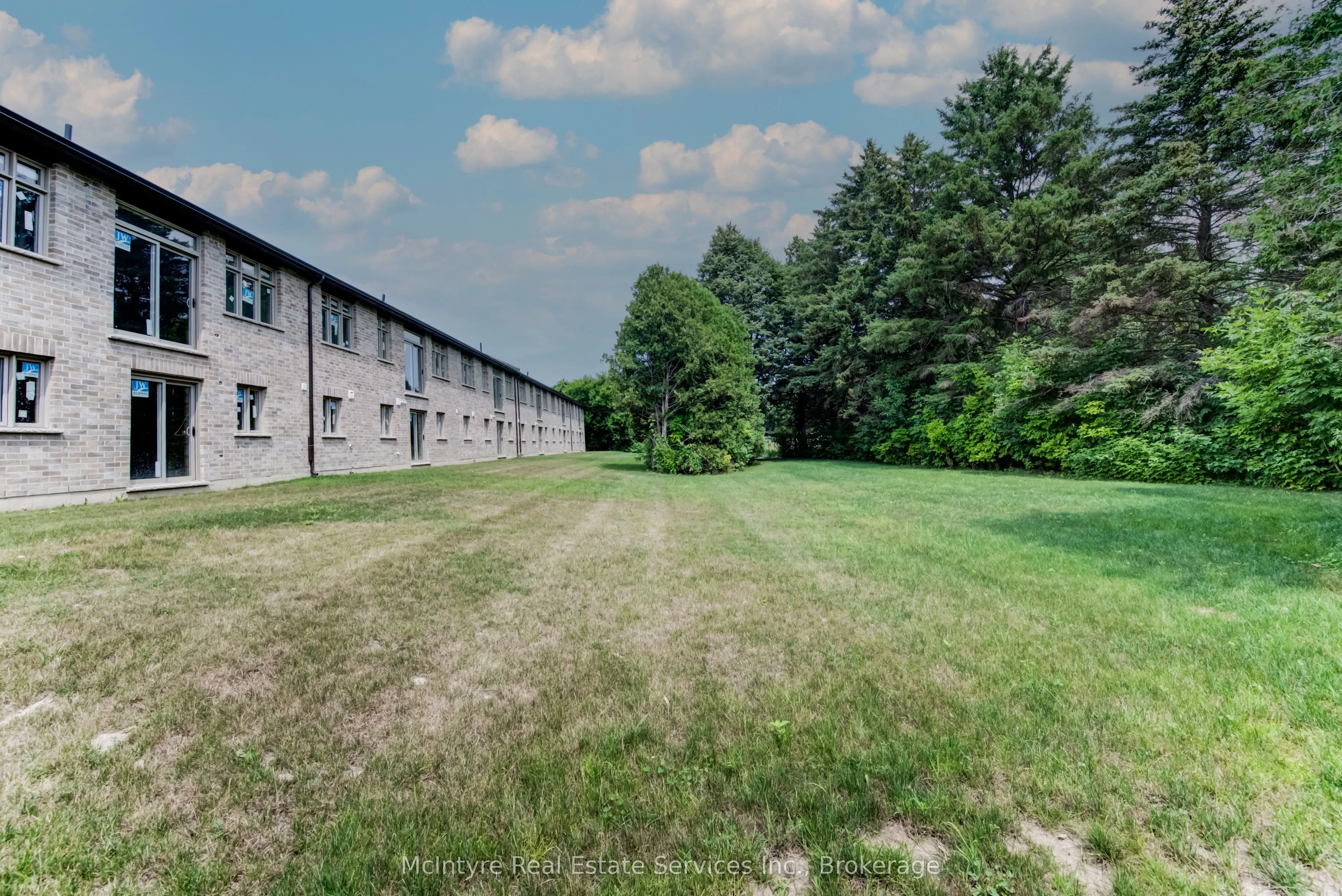 44 Main Street E, #19