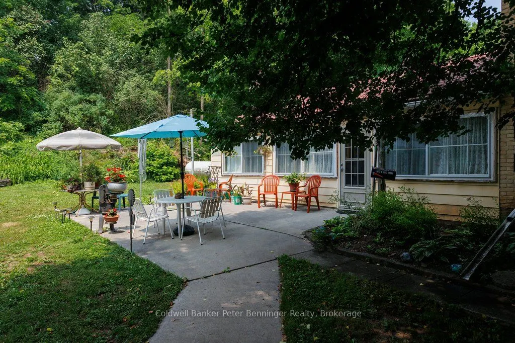 538 Queen Street N