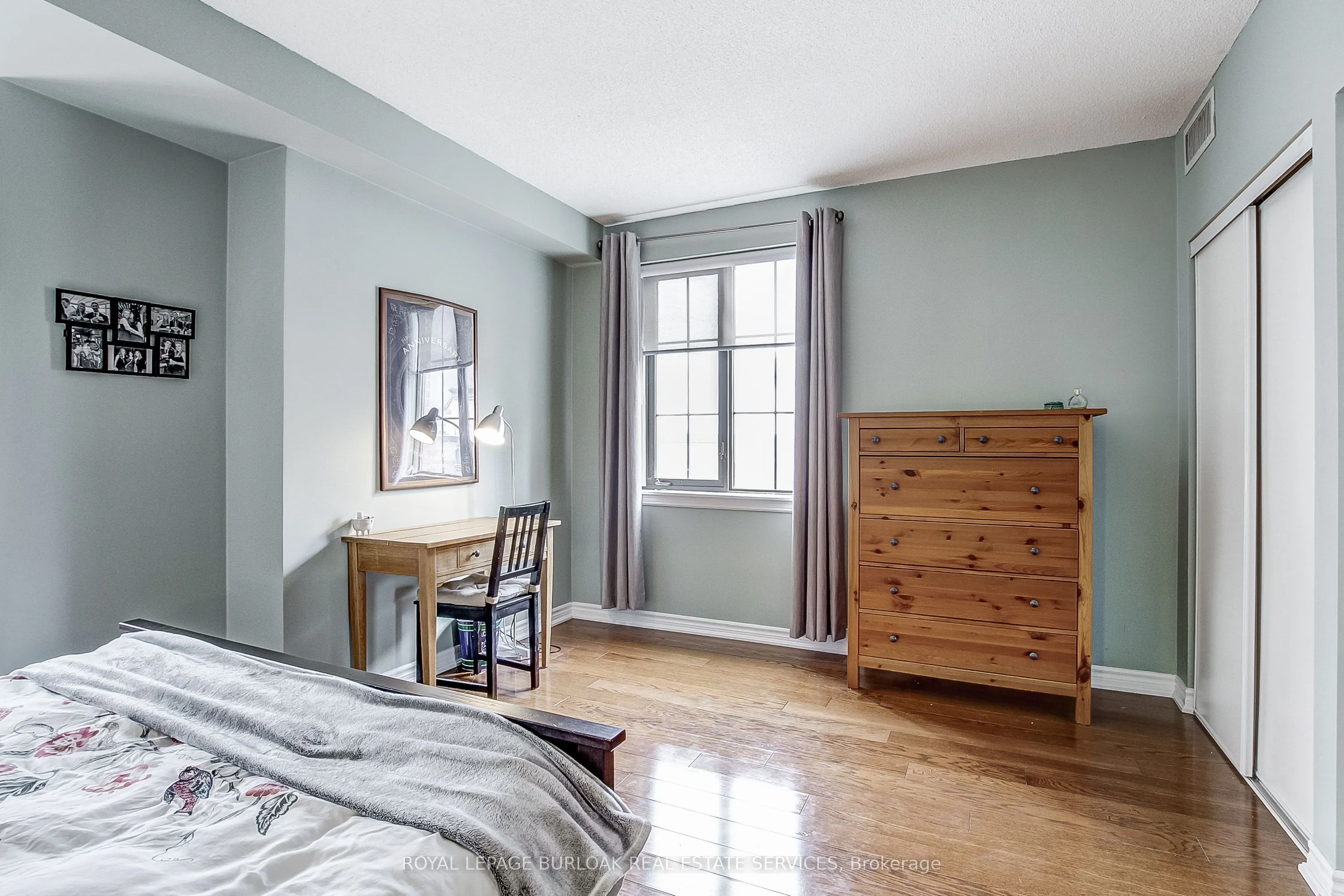 47 Caroline Street N, #404