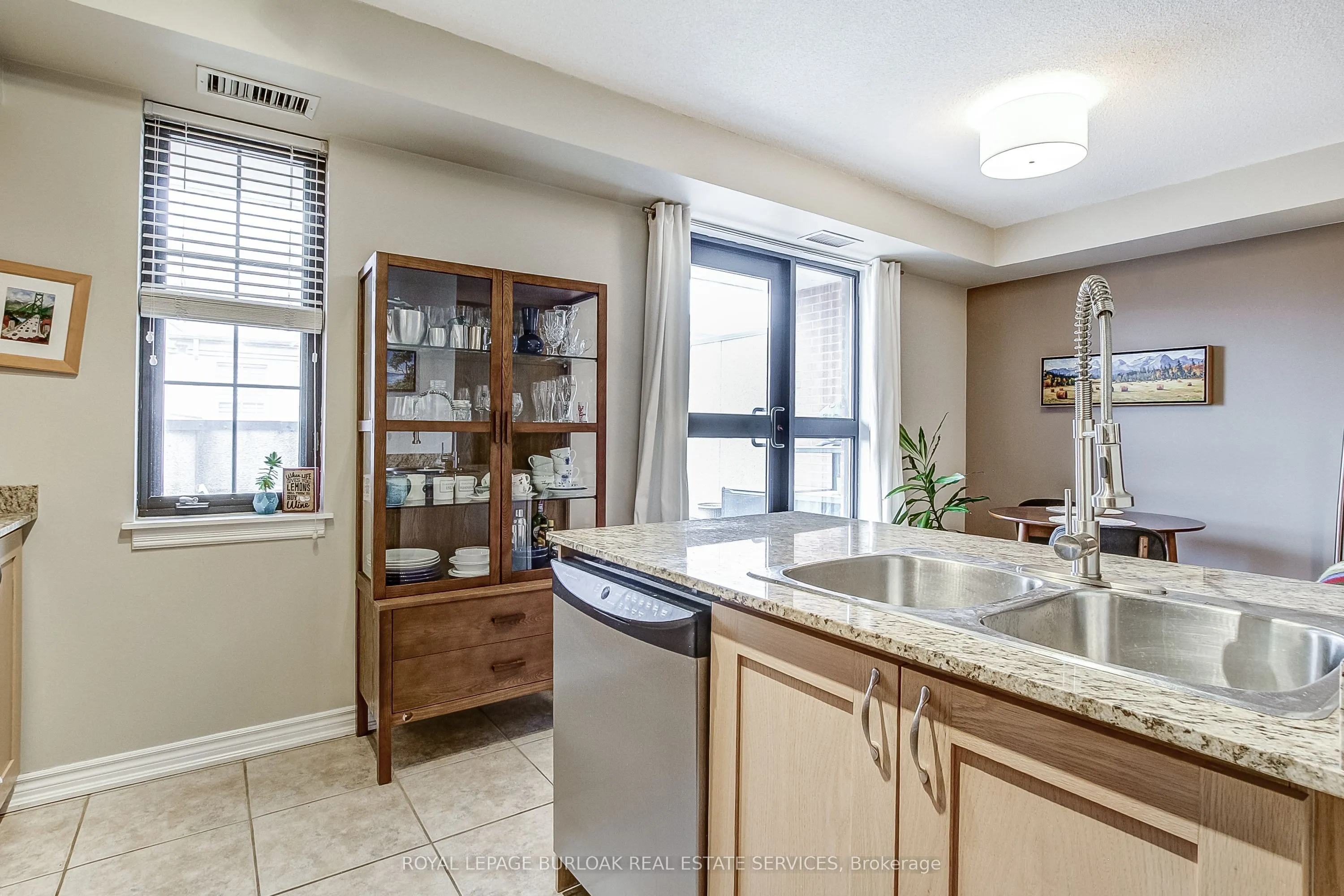 47 Caroline Street N, #404
