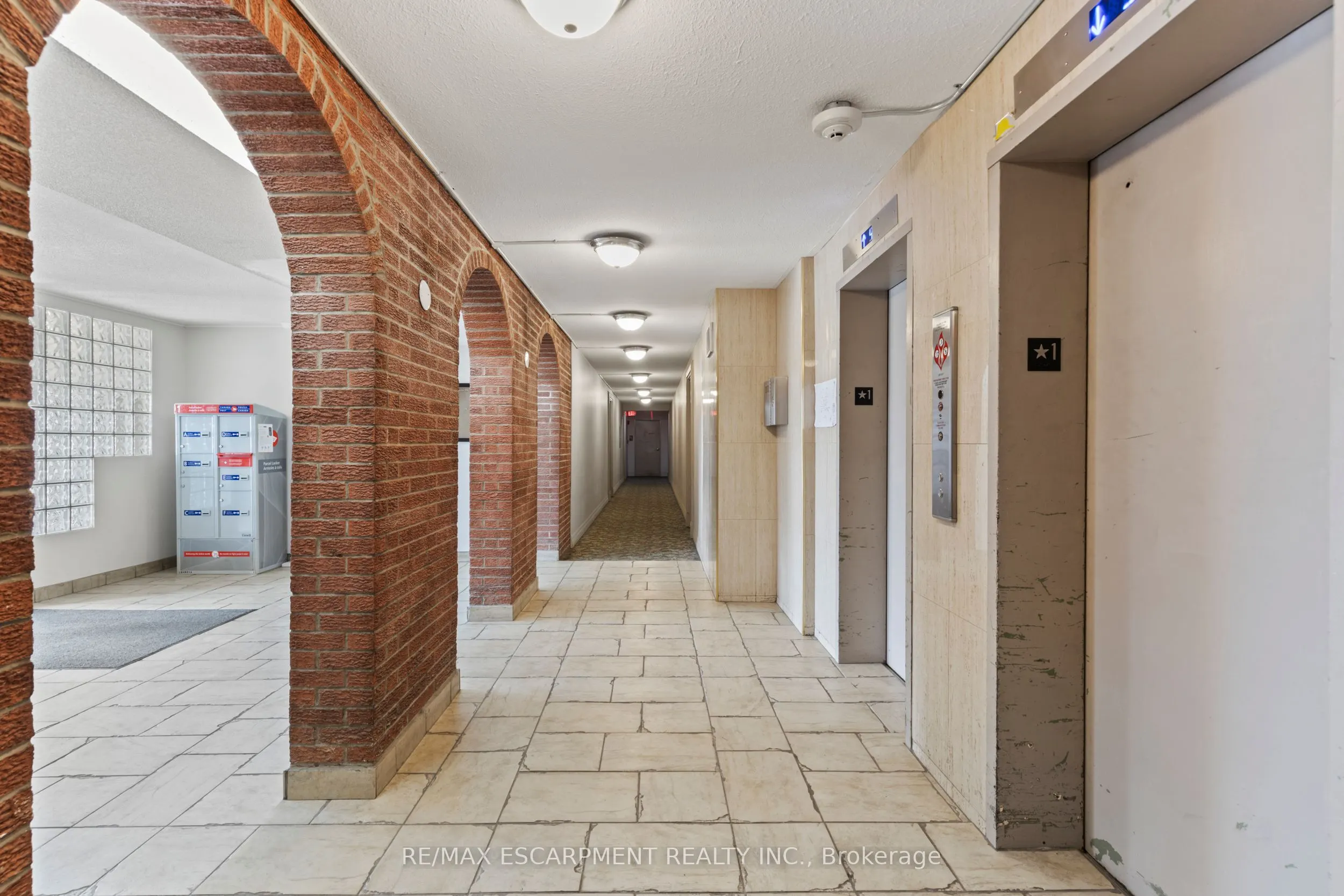 851 Queenston Road #105