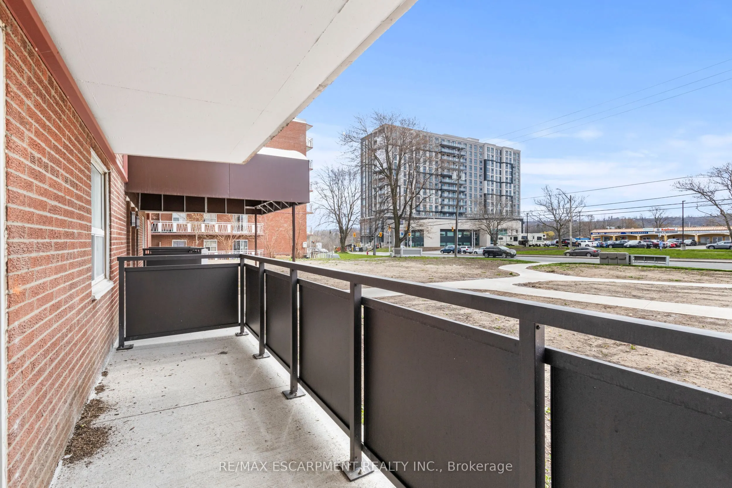 851 Queenston Road #105