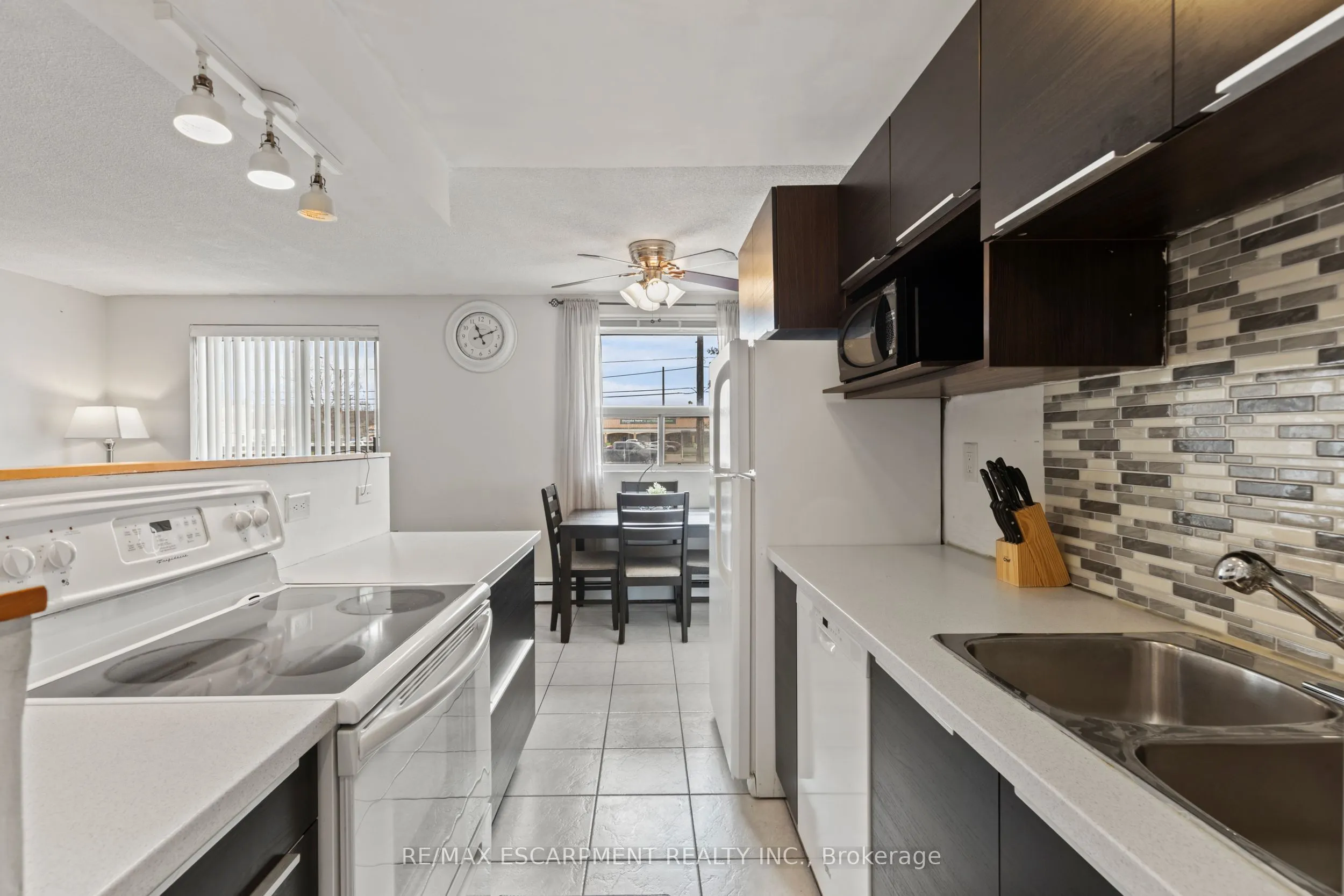 851 Queenston Road #105