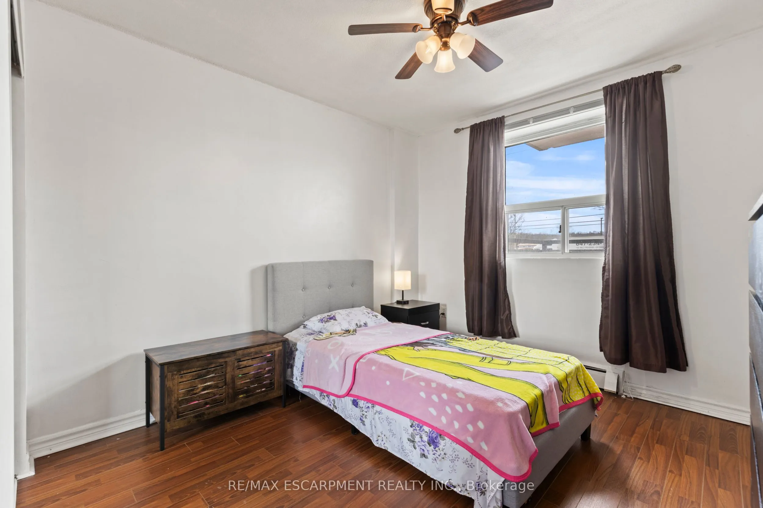 851 Queenston Road #105