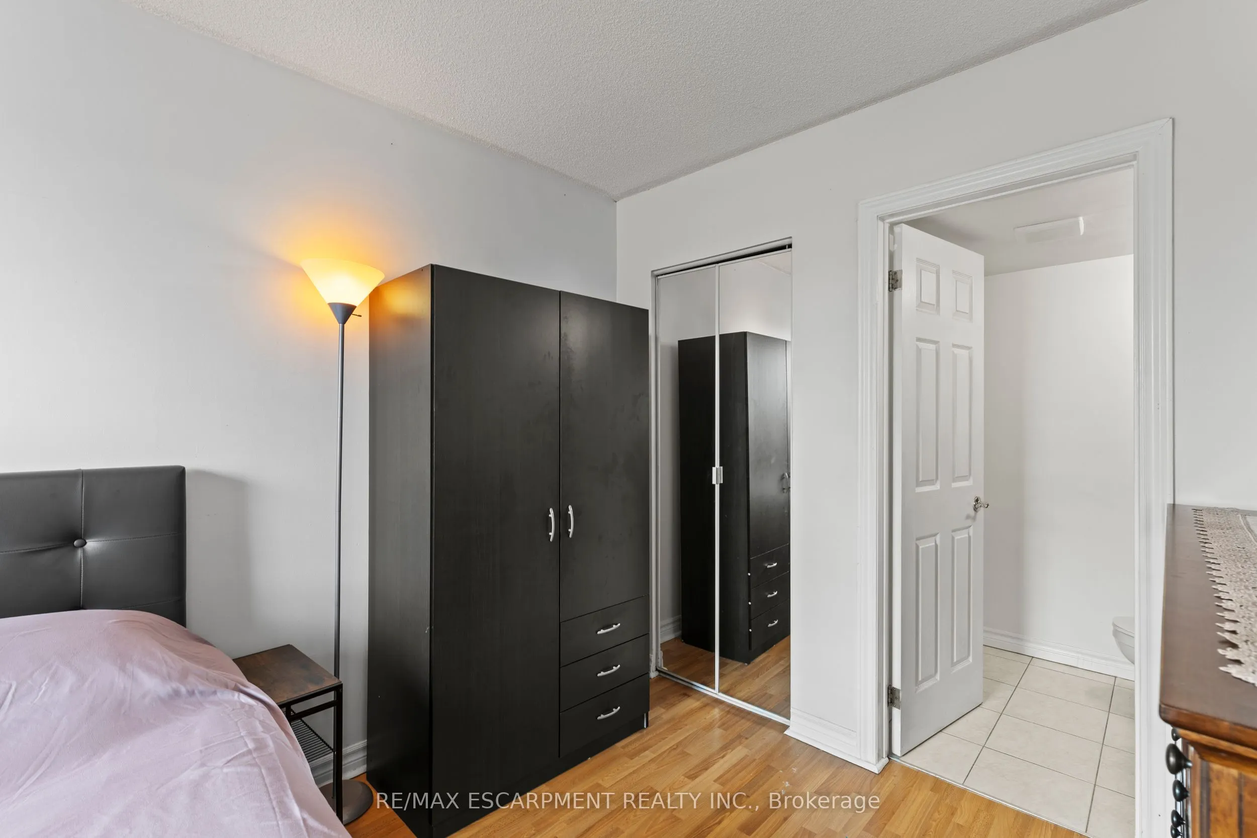 851 Queenston Road #105