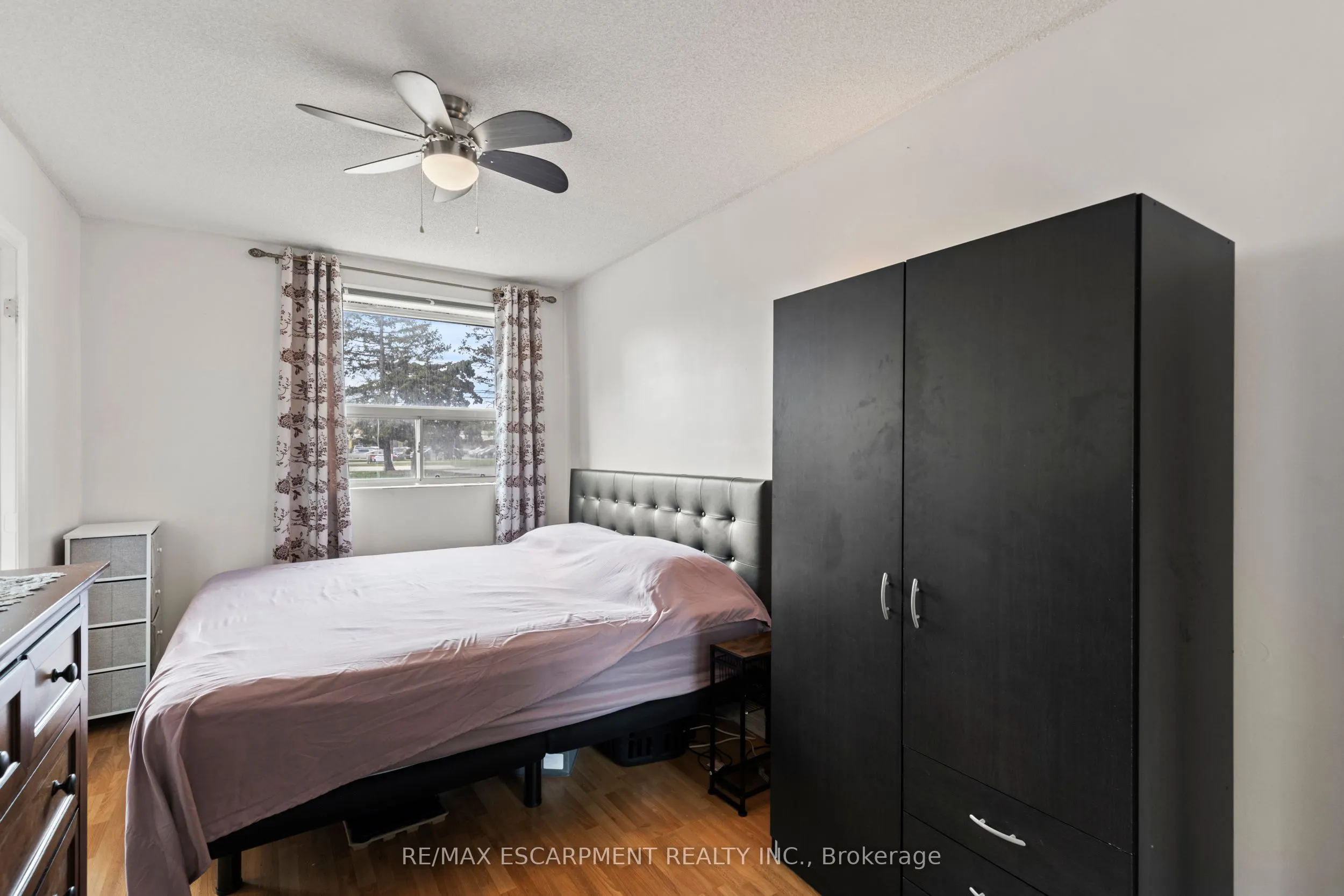 851 Queenston Road #105