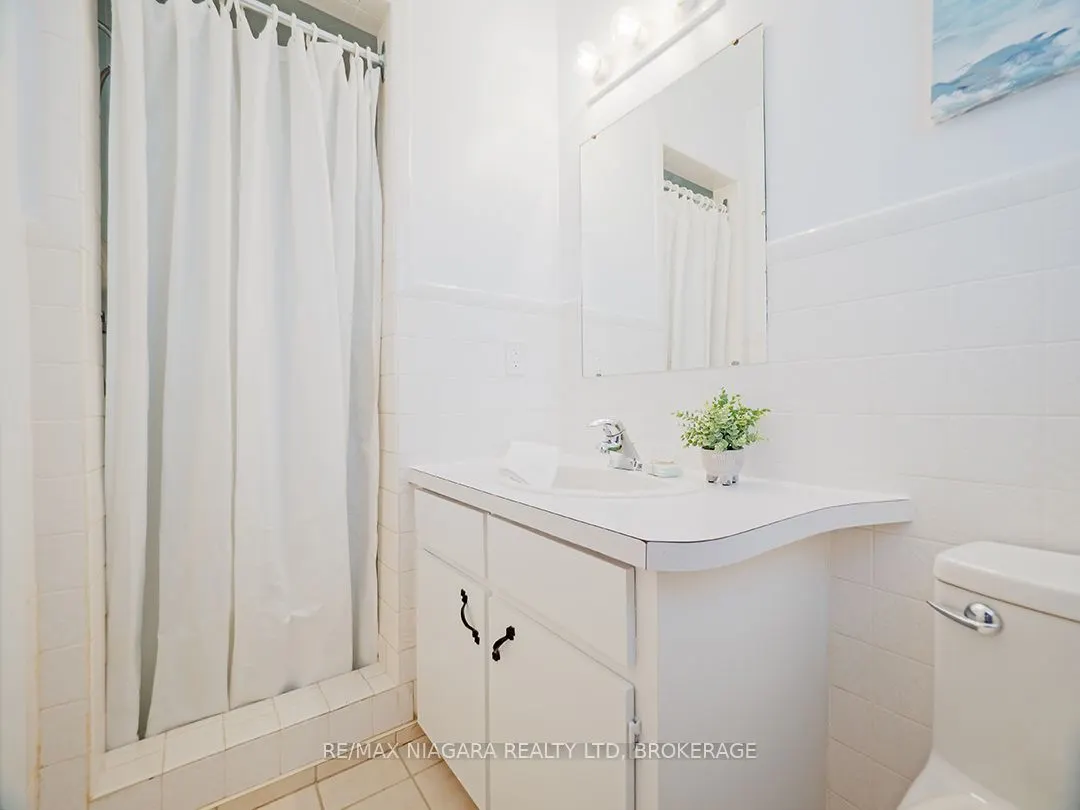 31 Oakridge Crescent