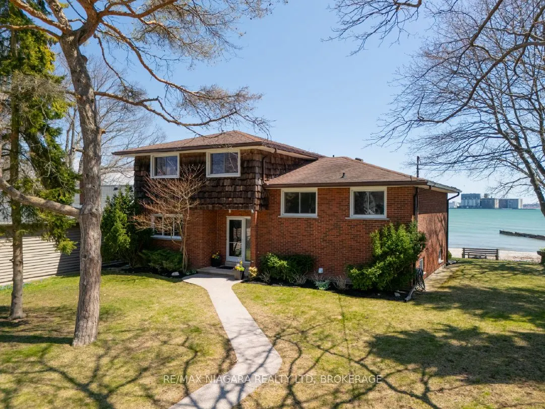 31 Oakridge Crescent