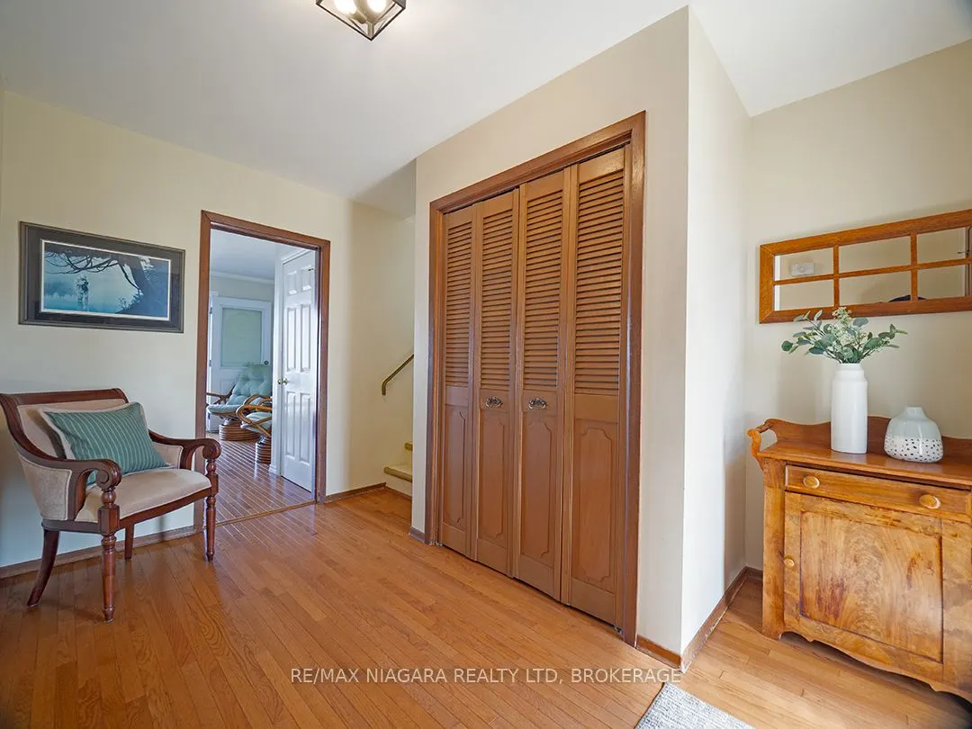 31 Oakridge Crescent