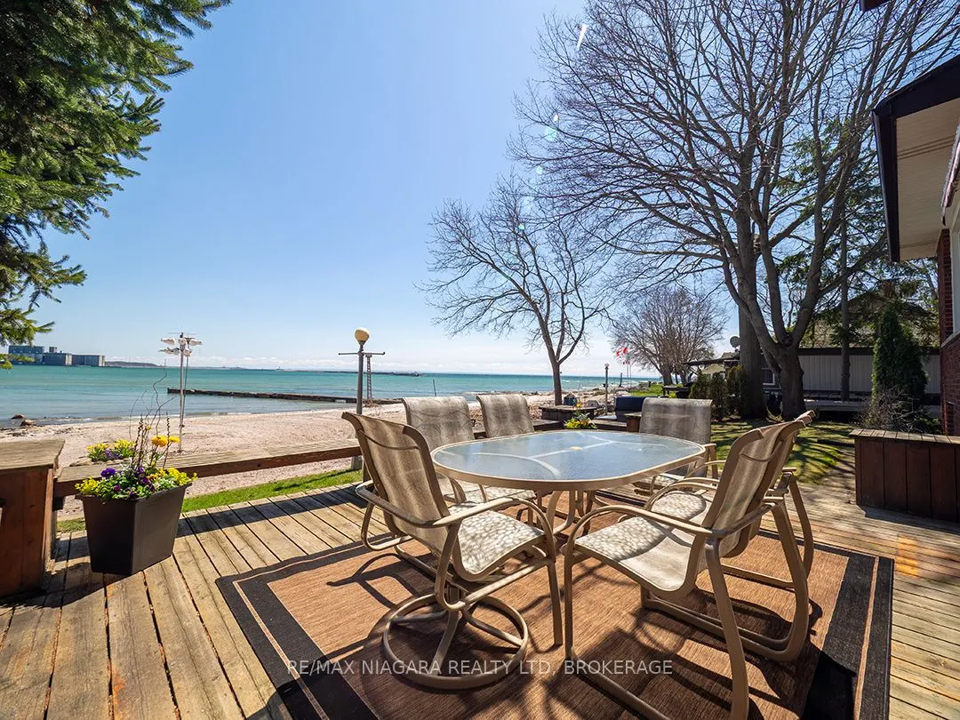 31 Oakridge Crescent