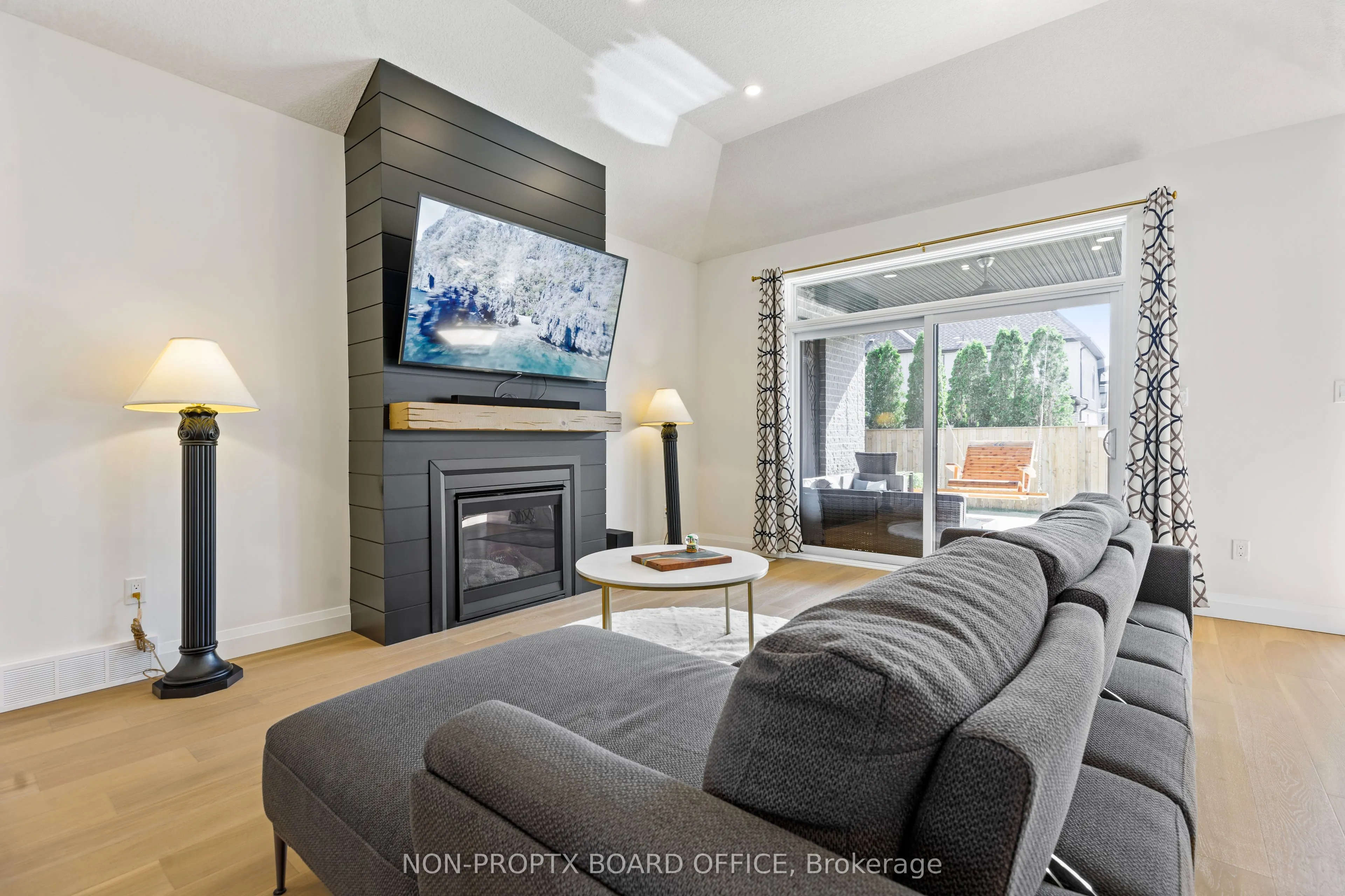 4099 Sugarmaple Crossing