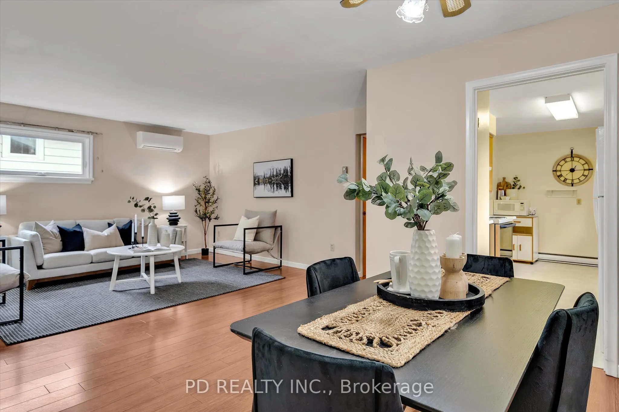 28 Bond Street E
