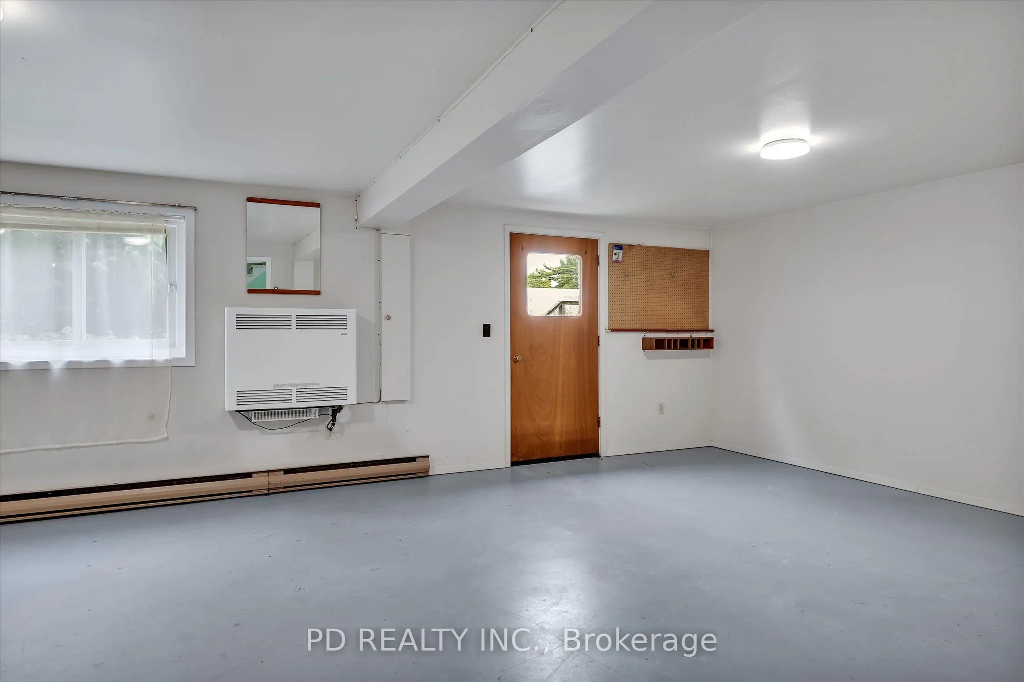 28 Bond Street E