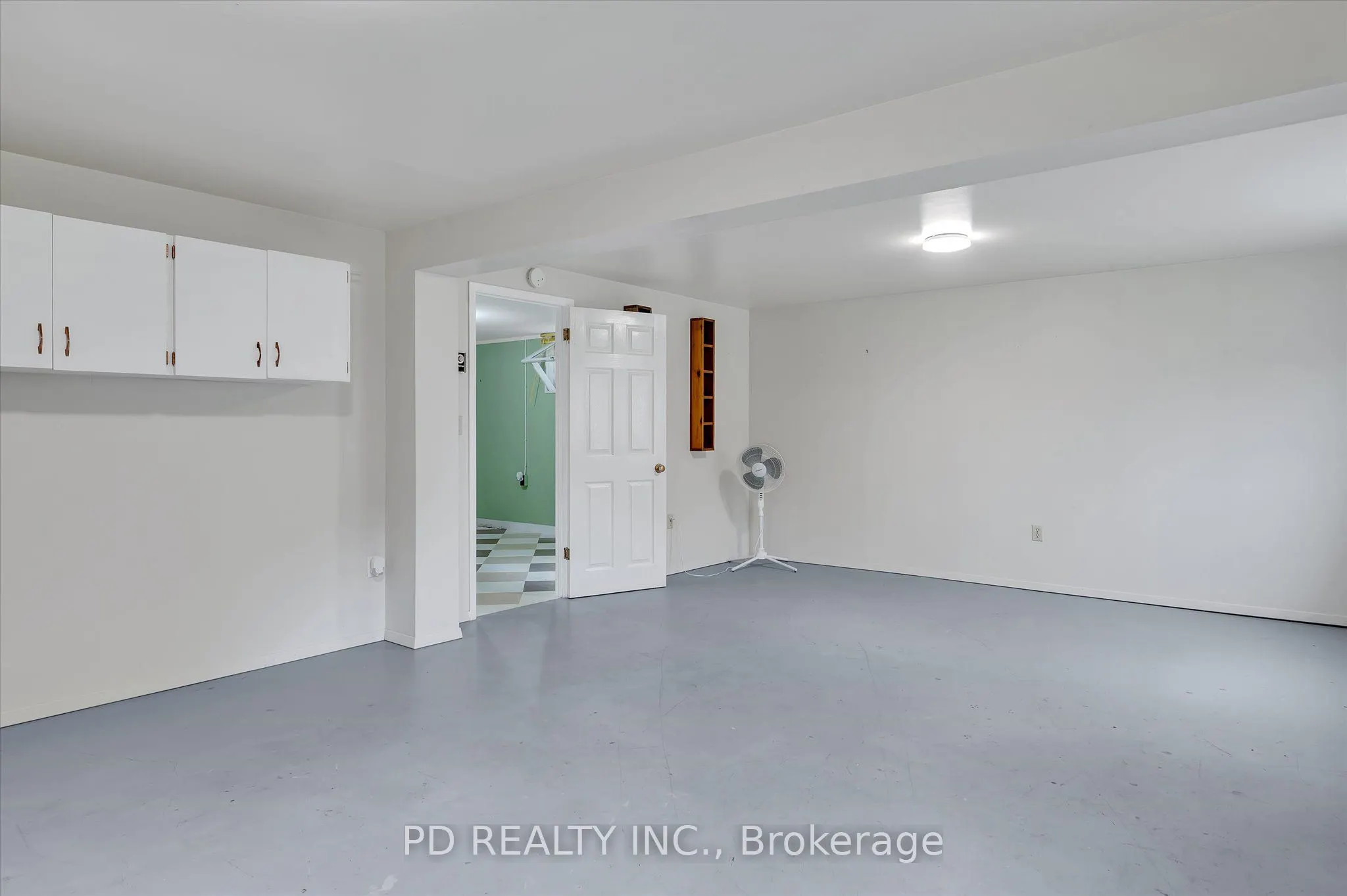 28 Bond Street E