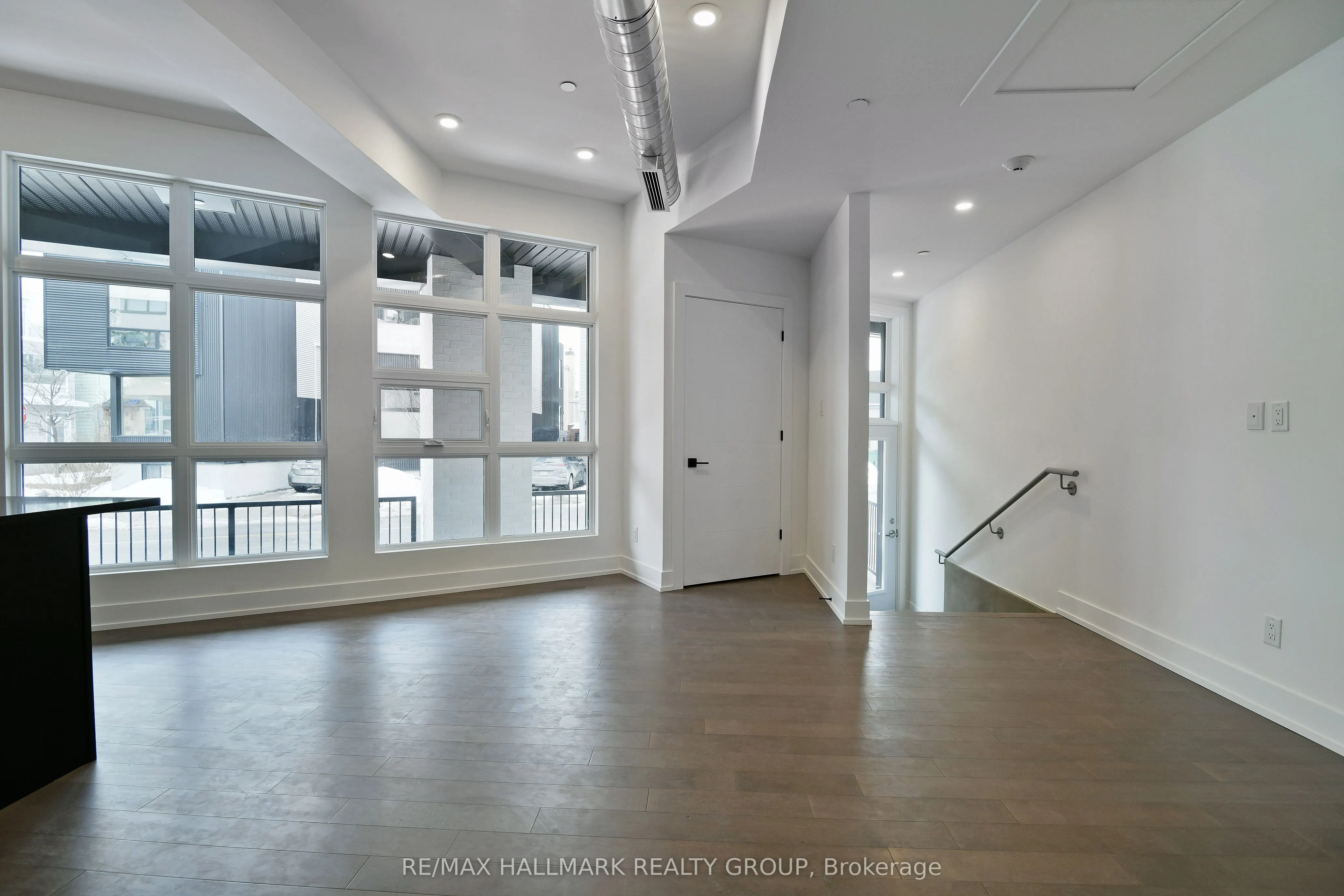 101 PINHEY Street, #103