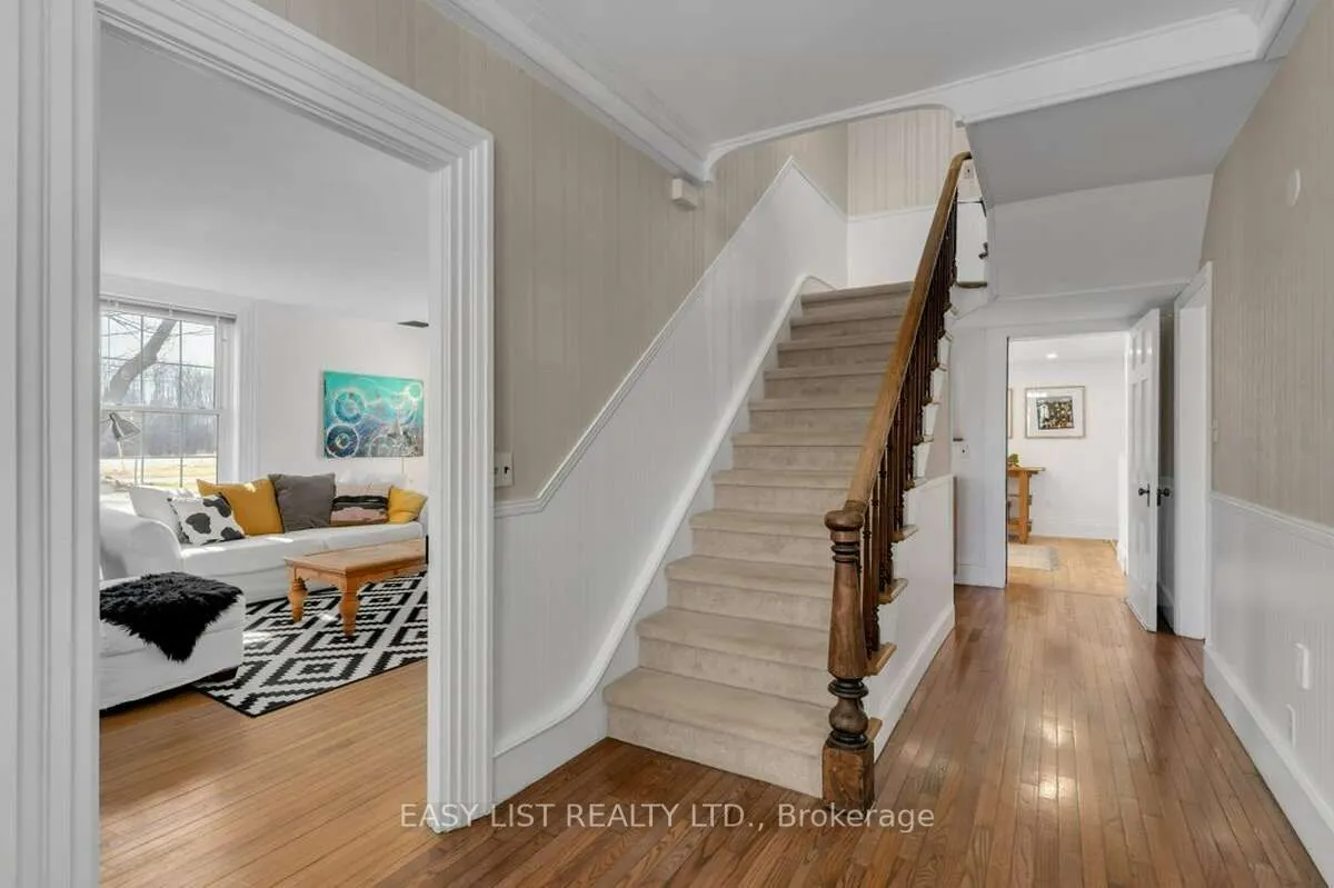 9589 Loyalist Parkway