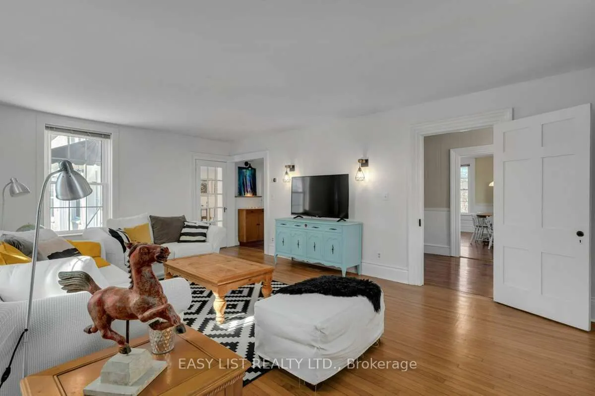 9589 Loyalist Parkway