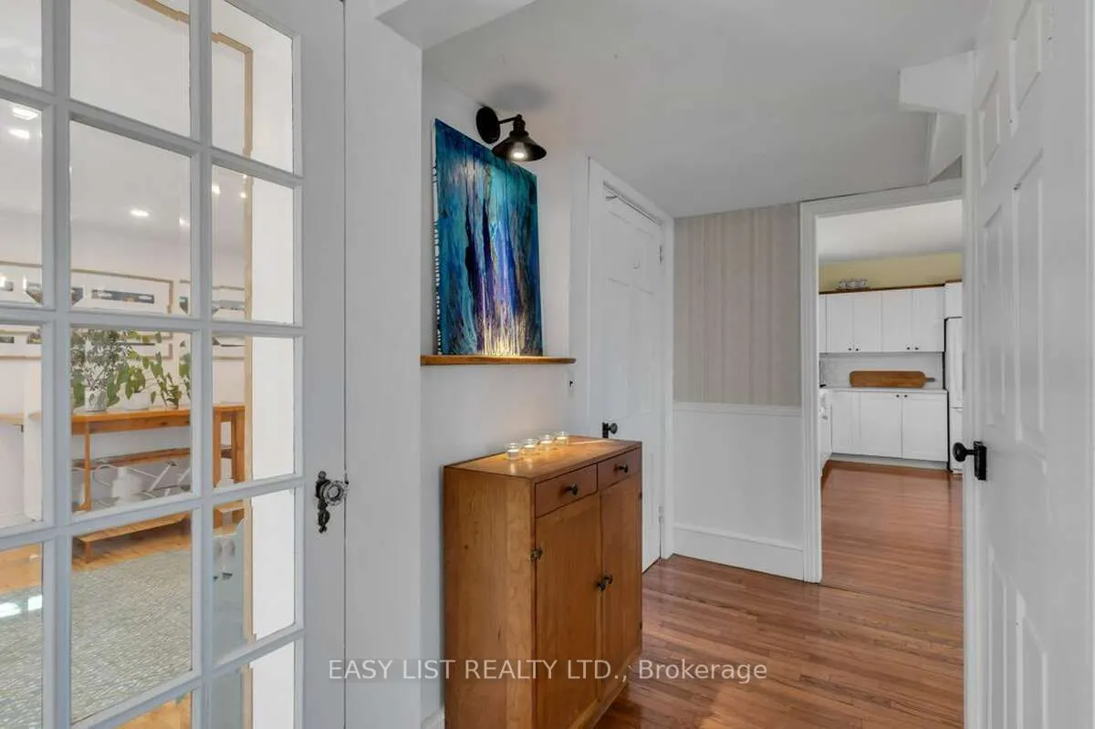 9589 Loyalist Parkway