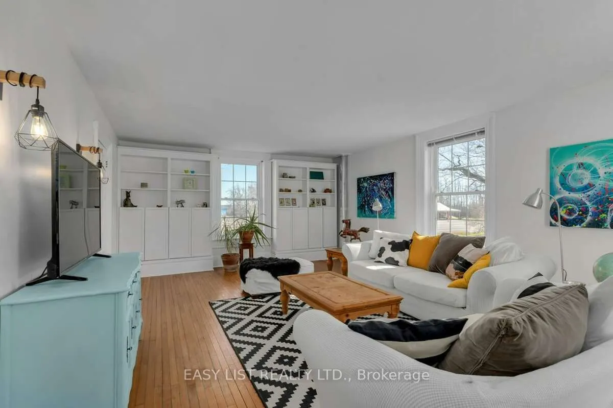 9589 Loyalist Parkway