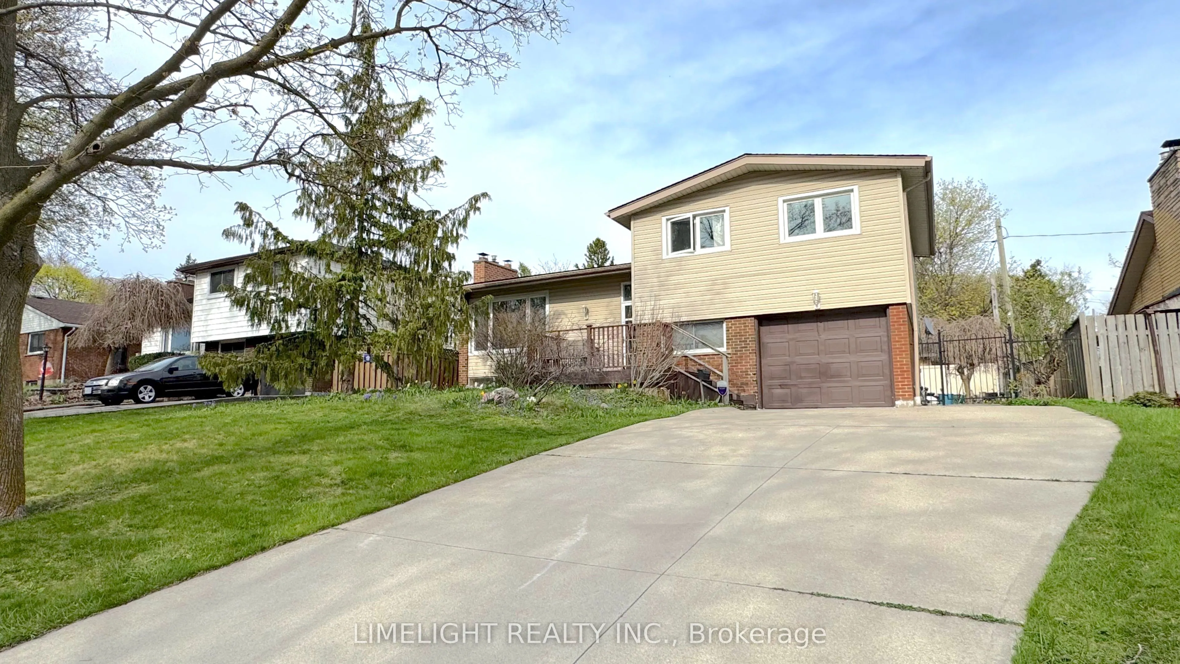 288 Panorama Crescent