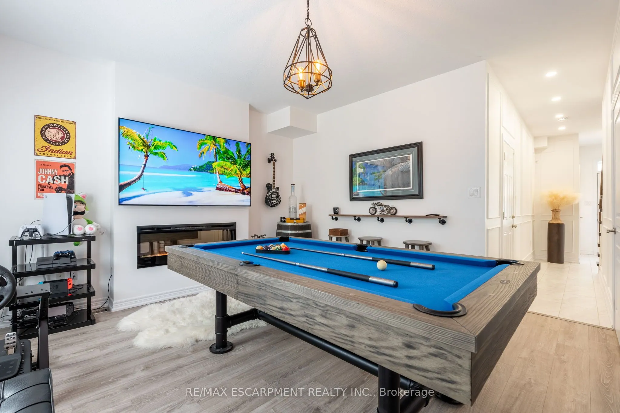 16 Place Polonaise Drive