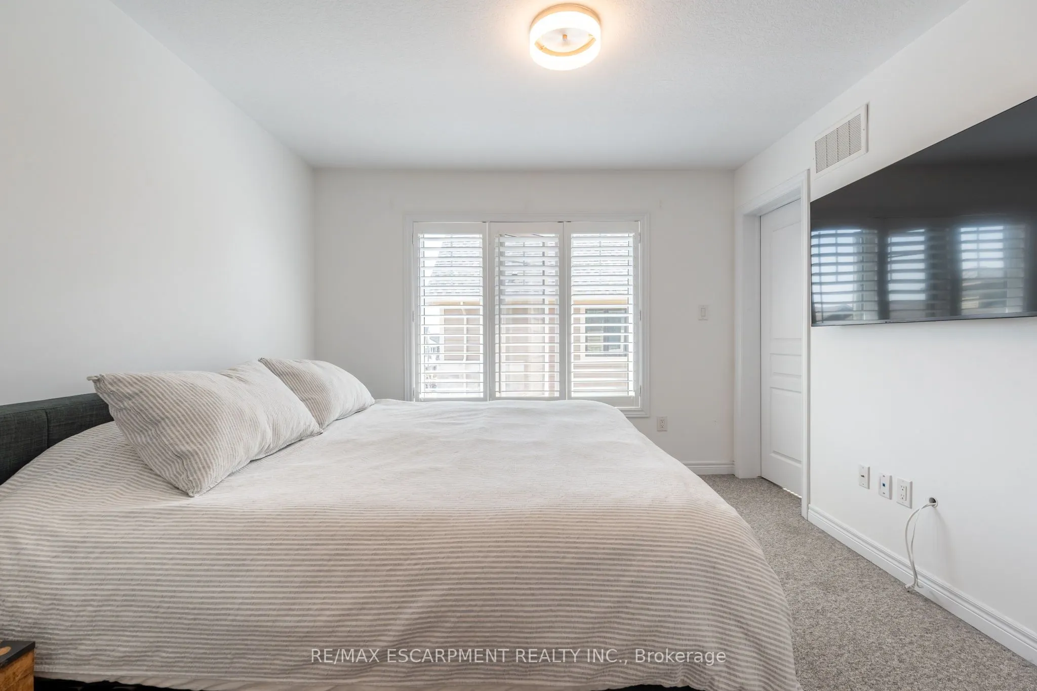 16 Place Polonaise Drive