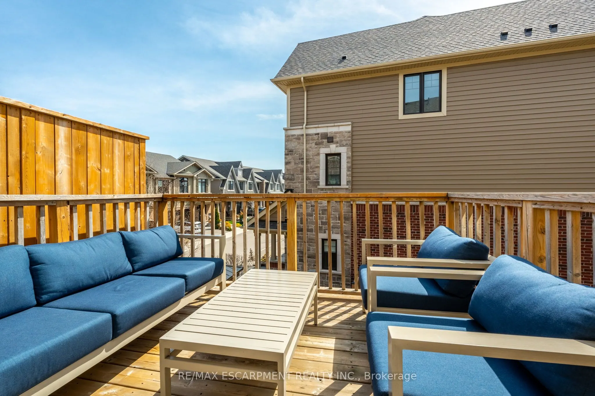 16 Place Polonaise Drive
