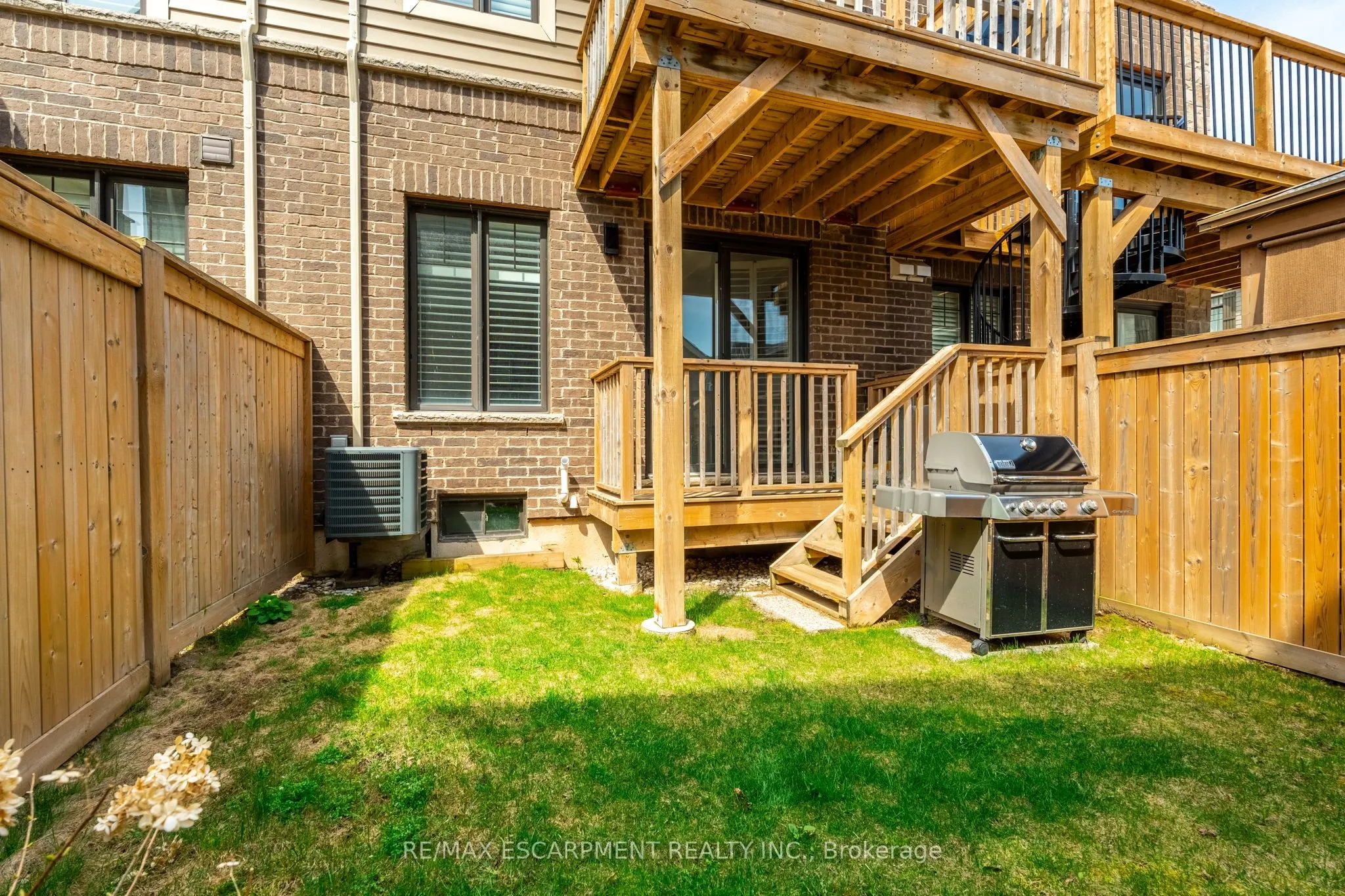16 Place Polonaise Drive