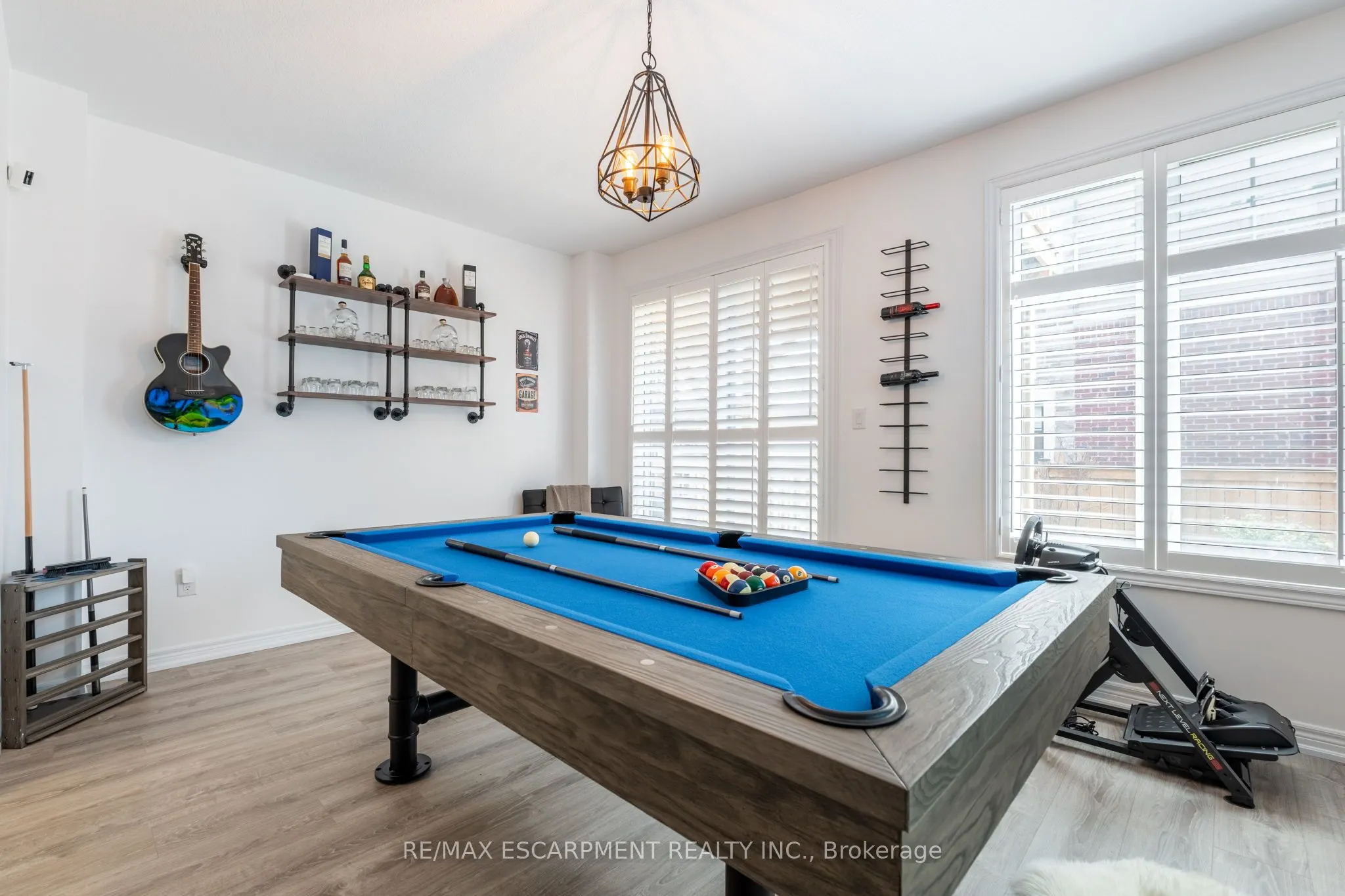 16 Place Polonaise Drive