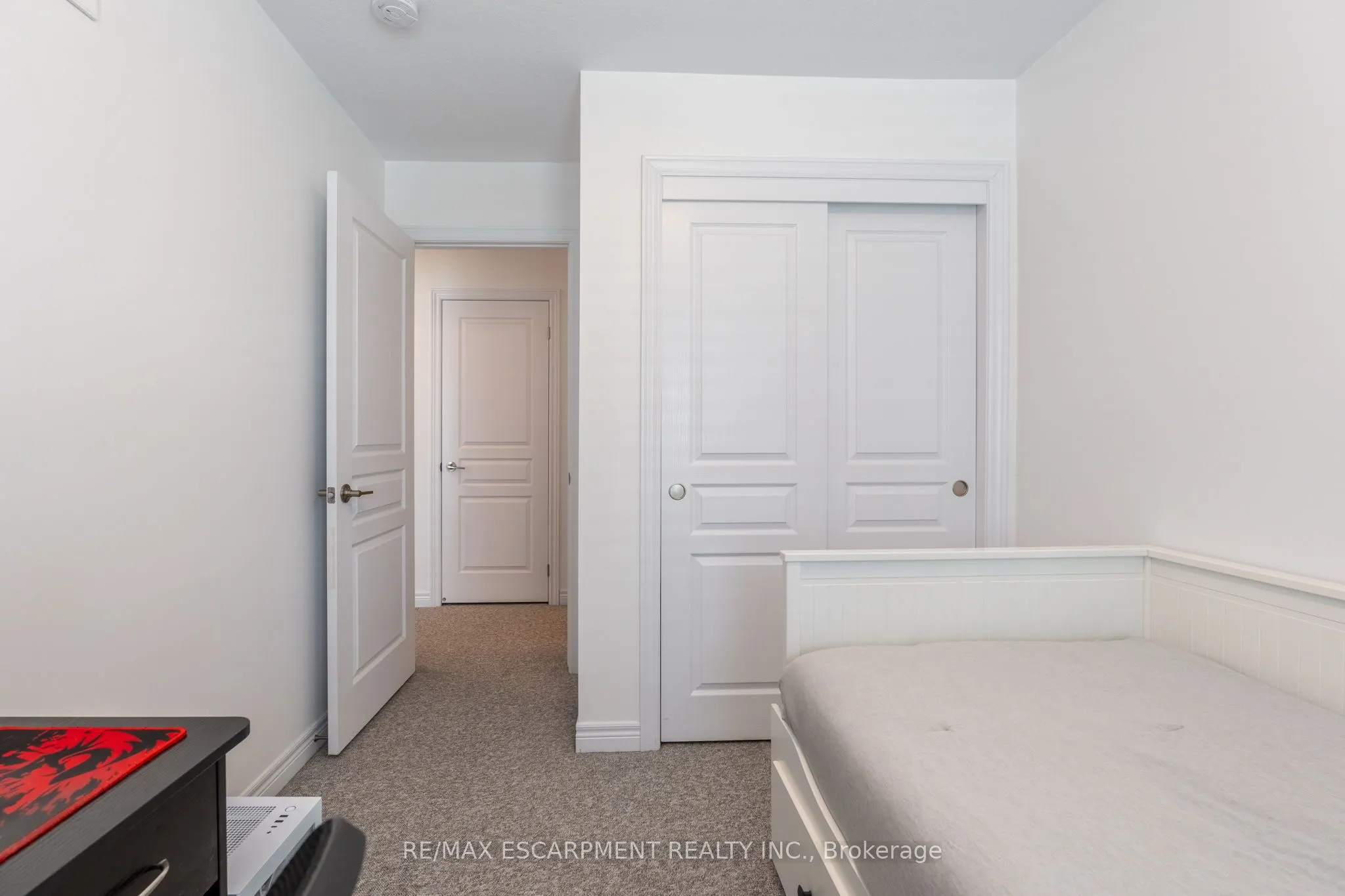 16 Place Polonaise Drive