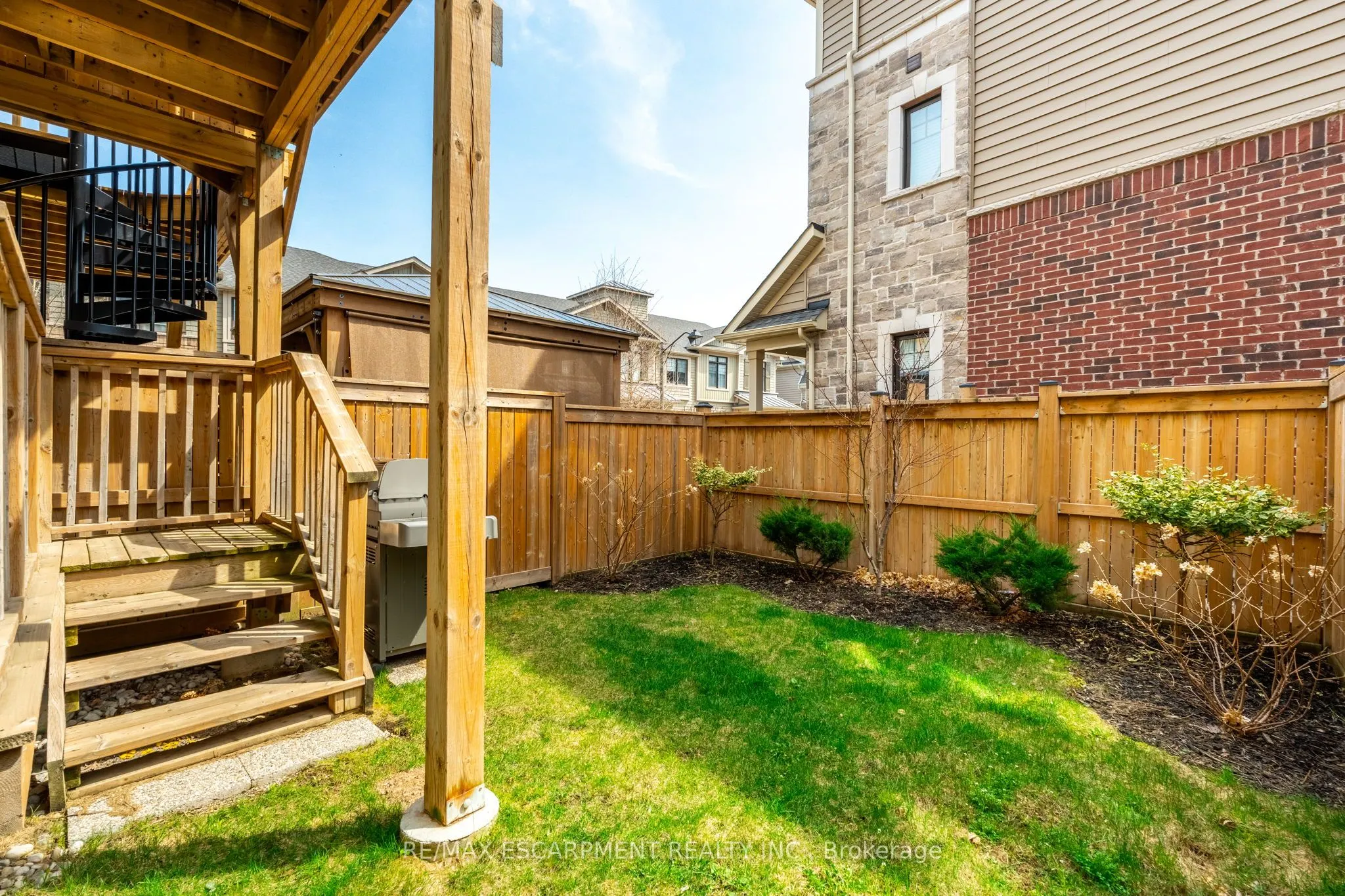 16 Place Polonaise Drive
