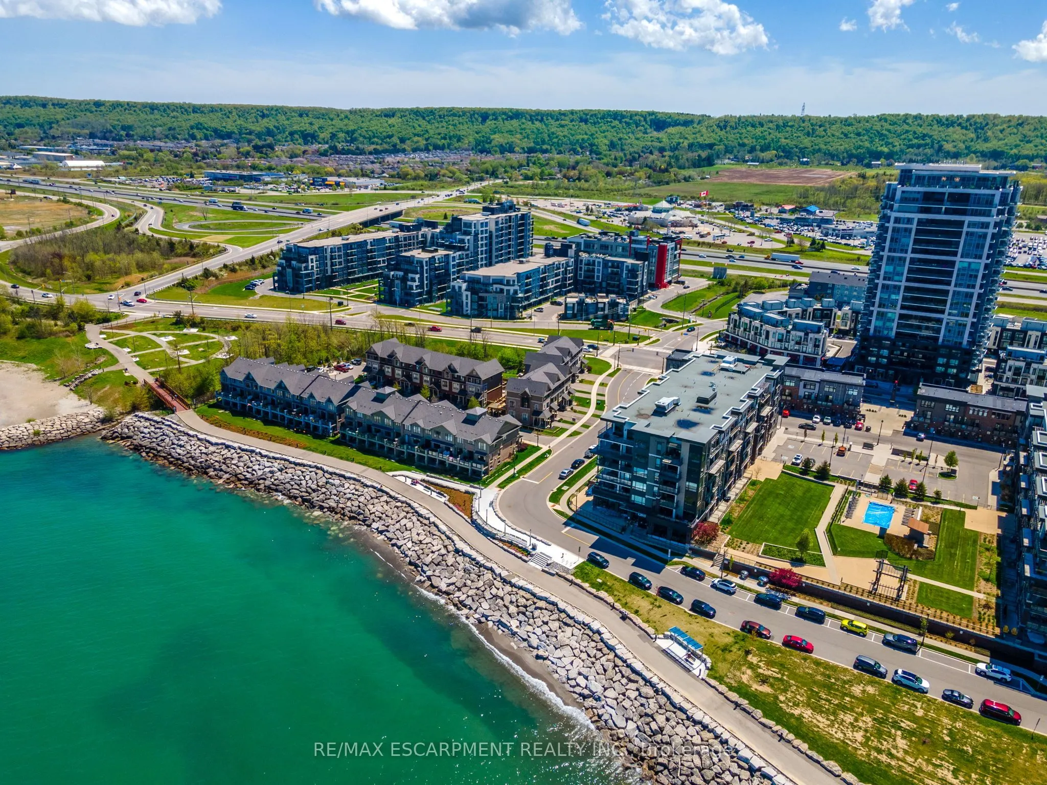 16 Place Polonaise Drive