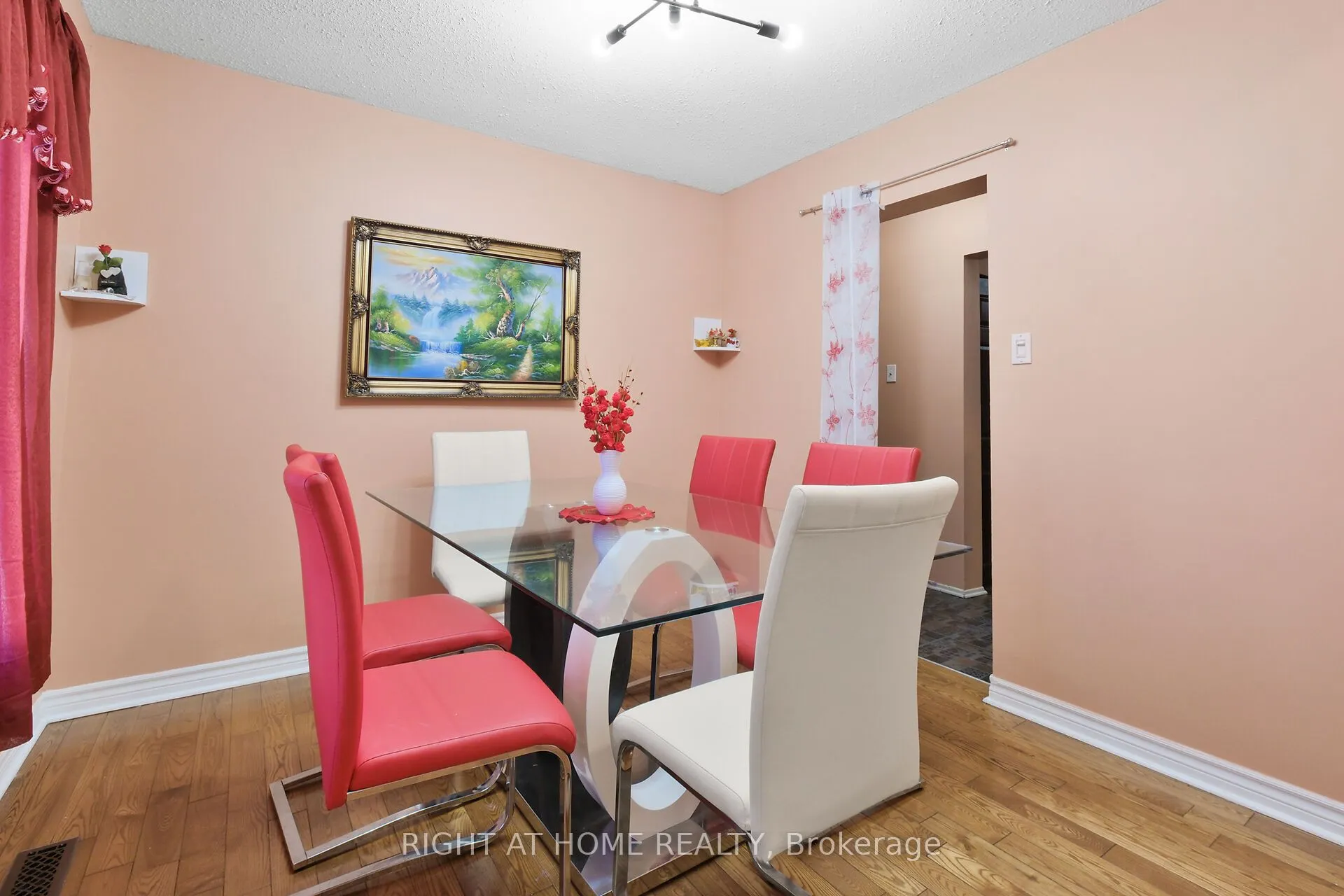 6104 VINEYARD Drive