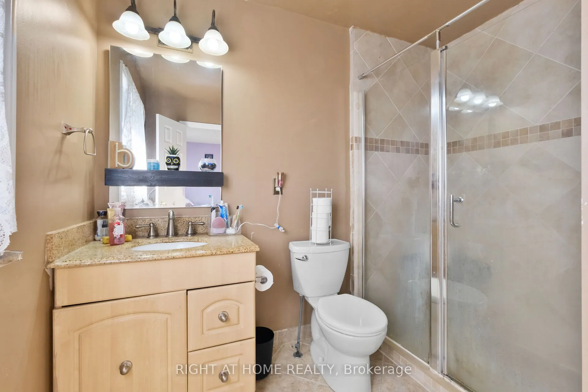 6104 VINEYARD Drive