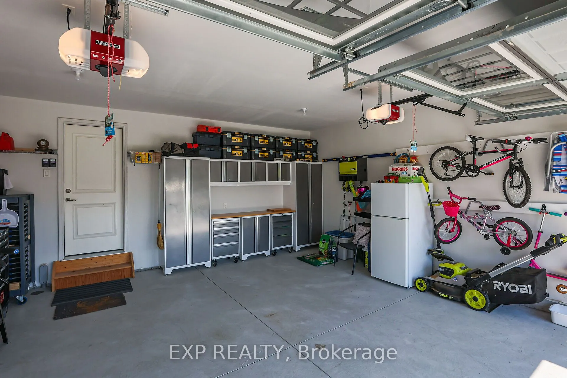 3608 Carolinia Court