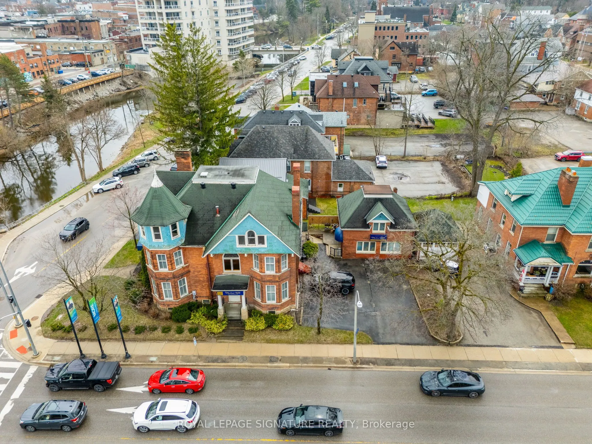 1000 1st Avenue W