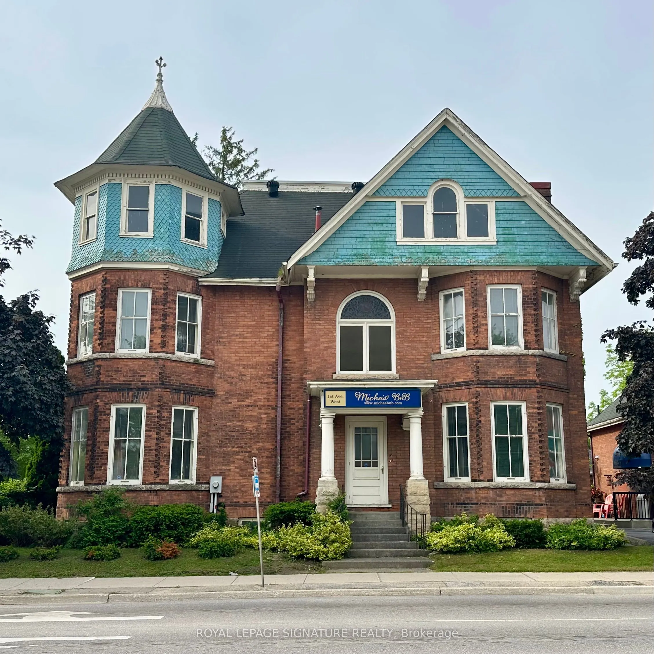 1000 1st Avenue W